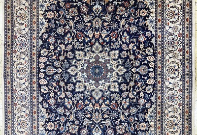 27019045b - Nain fein(6 La), Persien, Mitte 20.Jhd, Korkwolle mit Seide, ca. 197 x 130 cm, ca. ...