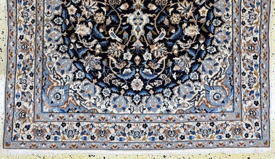 27019046b - Nain fein(9 La), Persien, Mitte 20.Jhd, Korkwolle mit Seide, ca. 200 x 127 cm, ca. ...