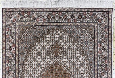 27019054a - Täbriz fein(50 Raj), Persien, Ende 20.Jhd, Korkwolle mit Seide, ca. 150 x 102 cm, ca. ...