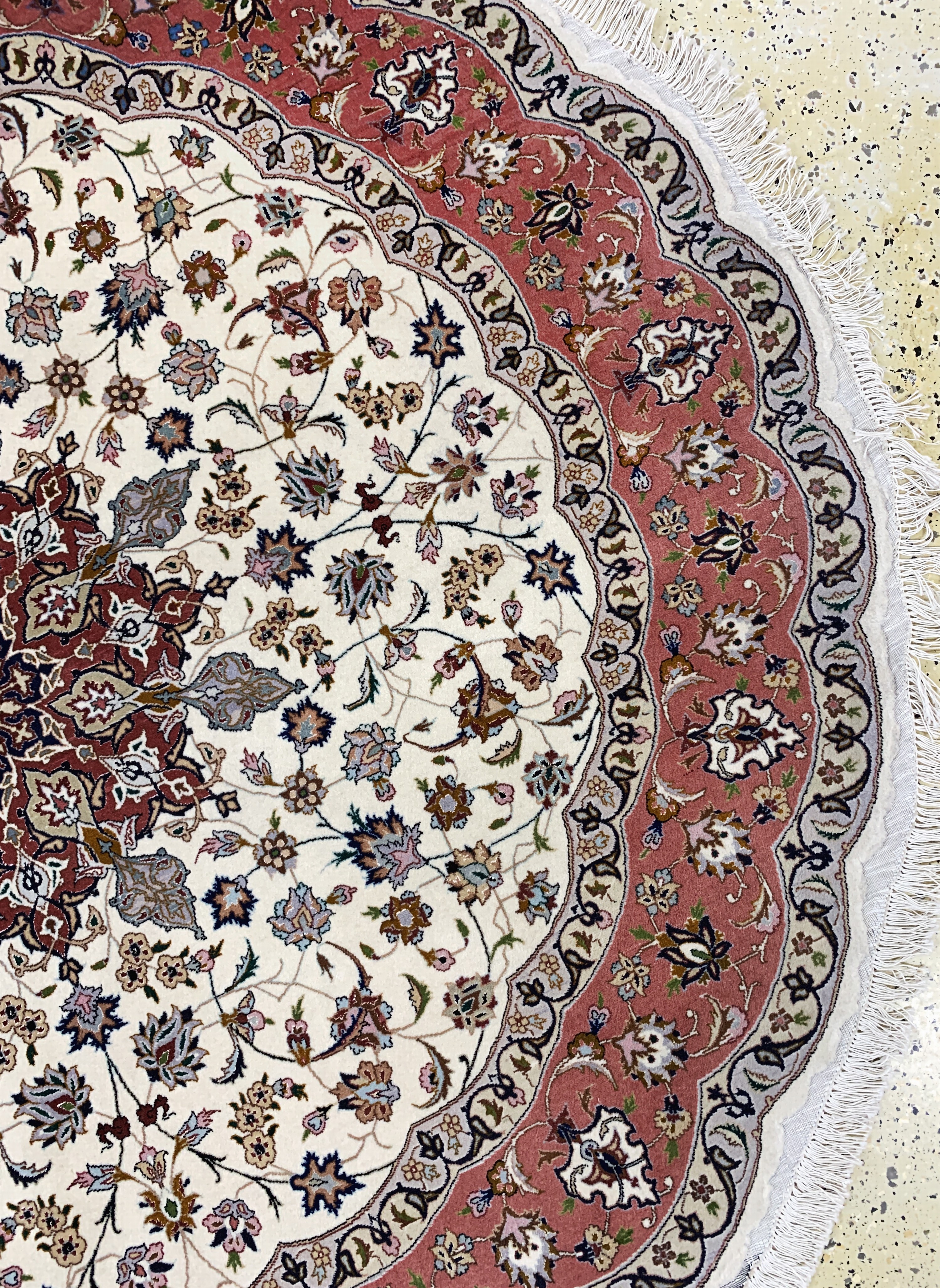 Detail a: Täbriz fein, Persien, Ende 20.Jhd., Korkwolle mit Seide, Durchm. 204cm, EHZ: 2