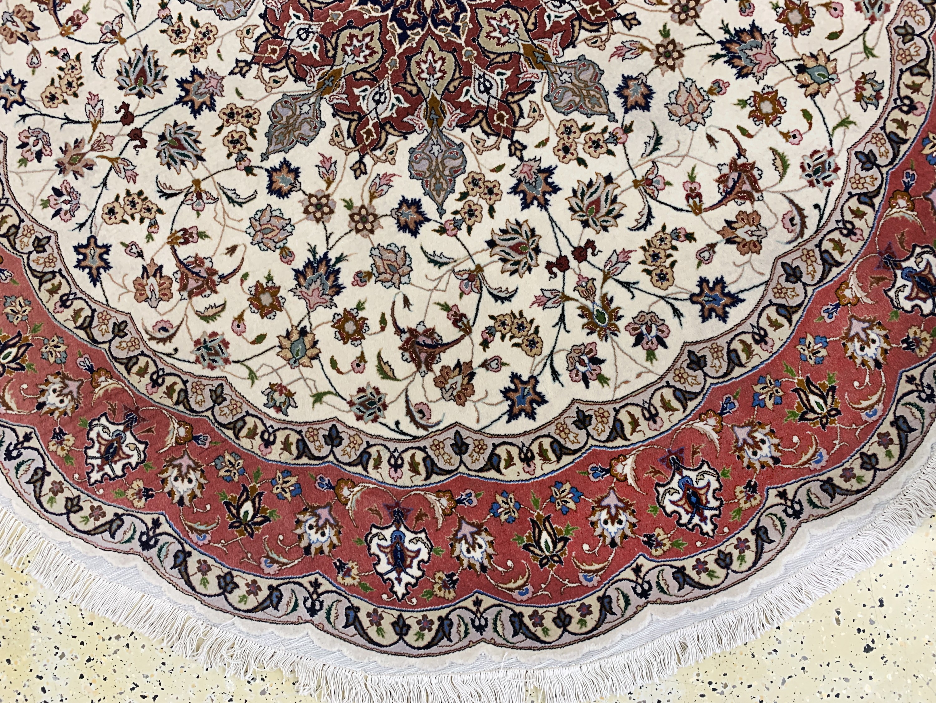 Detail d: Täbriz fein, Persien, Ende 20.Jhd., Korkwolle mit Seide, Durchm. 204cm, EHZ: 2