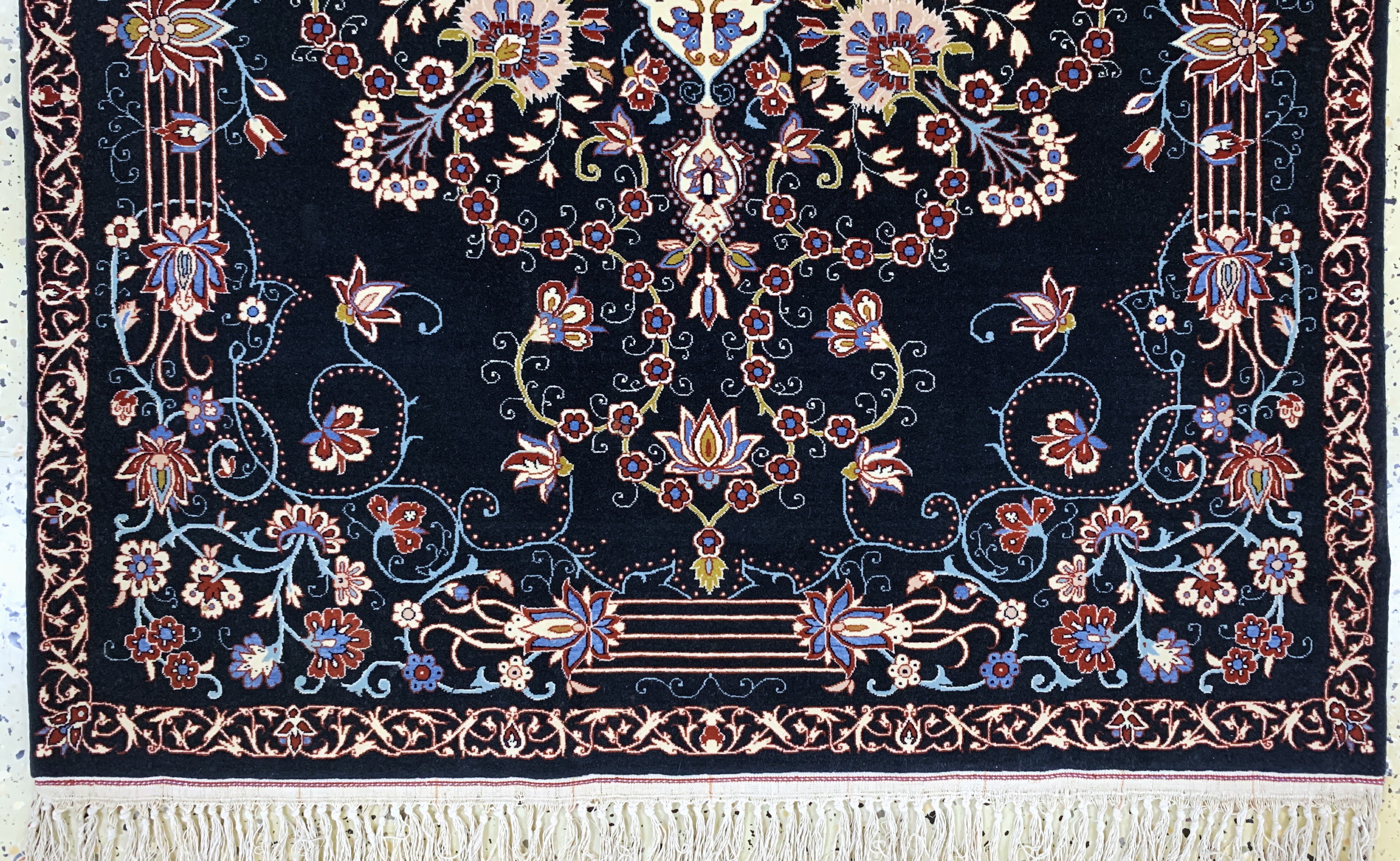 Detail c: Esfahan fein, Persien, Ende 20.Jhd., Korkwolle auf Seide, ca. 156 x 105 cm, EHZ: 1-2