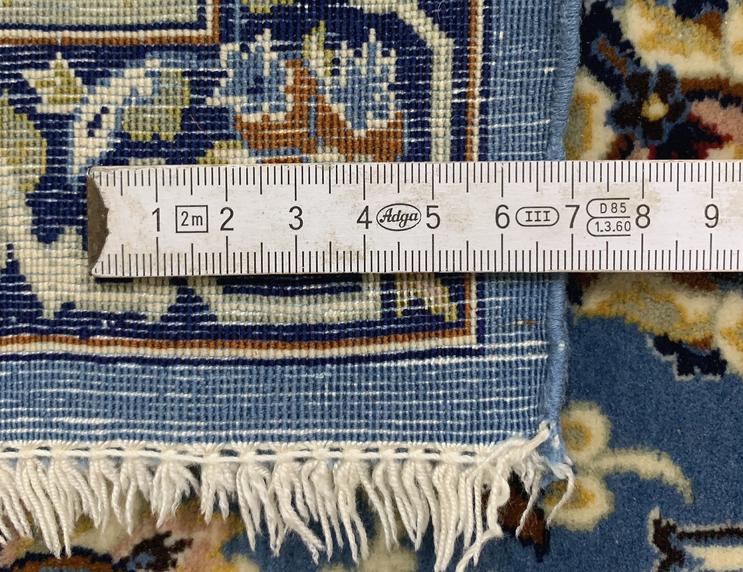 Detail e: Esfahan fein, Persien, Ende 20.Jhd., Korkwolle auf Seide, ca. 167 x 106 cm, EHZ: 2
