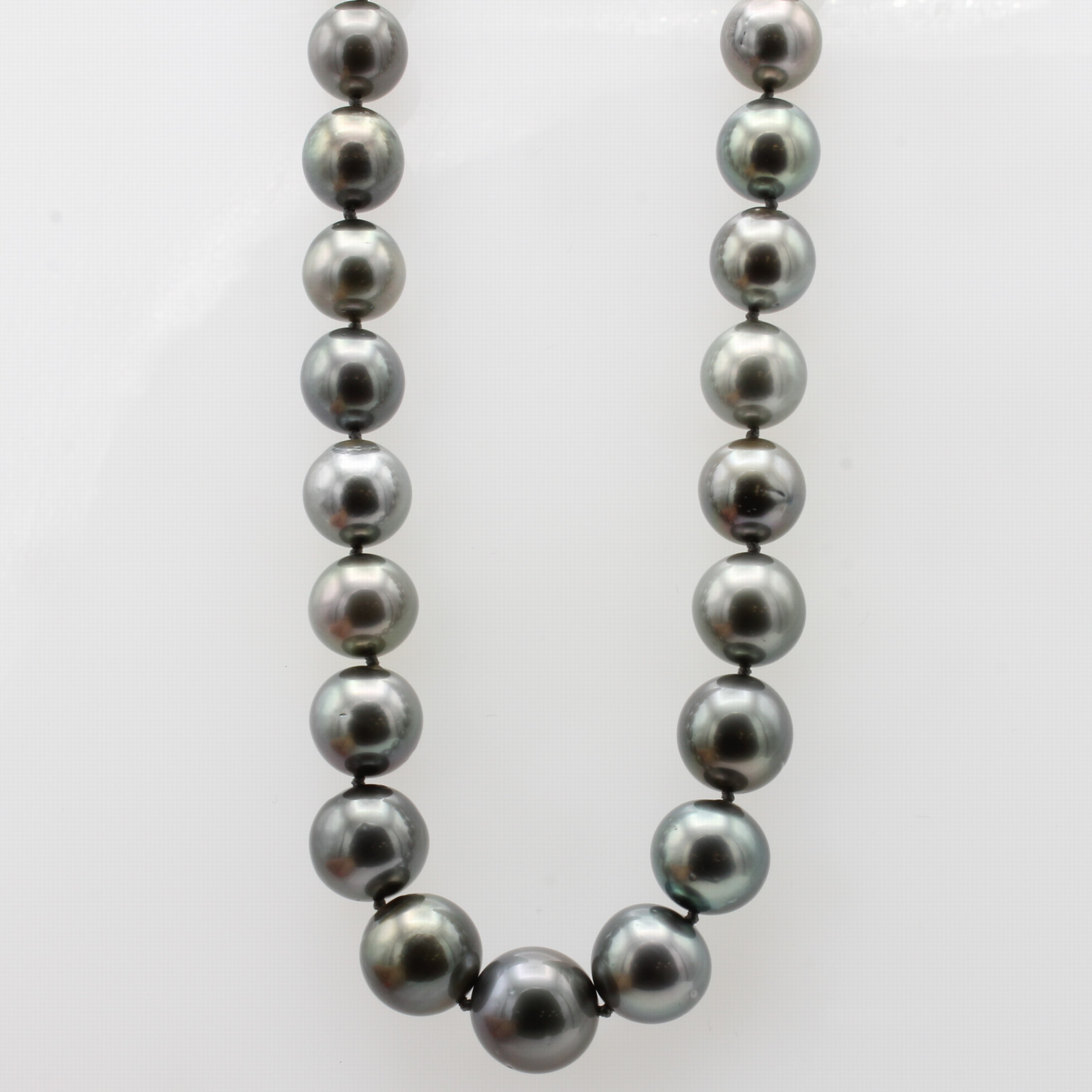 Image 27019273 - Tahitizuchtperlenkette, Bajonettschl. aus Edelstahl, runde Perlen v. anthrazitfarb. ...