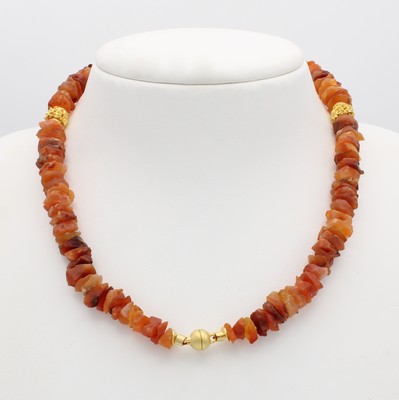 27019526a - Collier aus Karneolen, Magnetschließe und Zwischenteile Silber verg., ungeschliffene ...