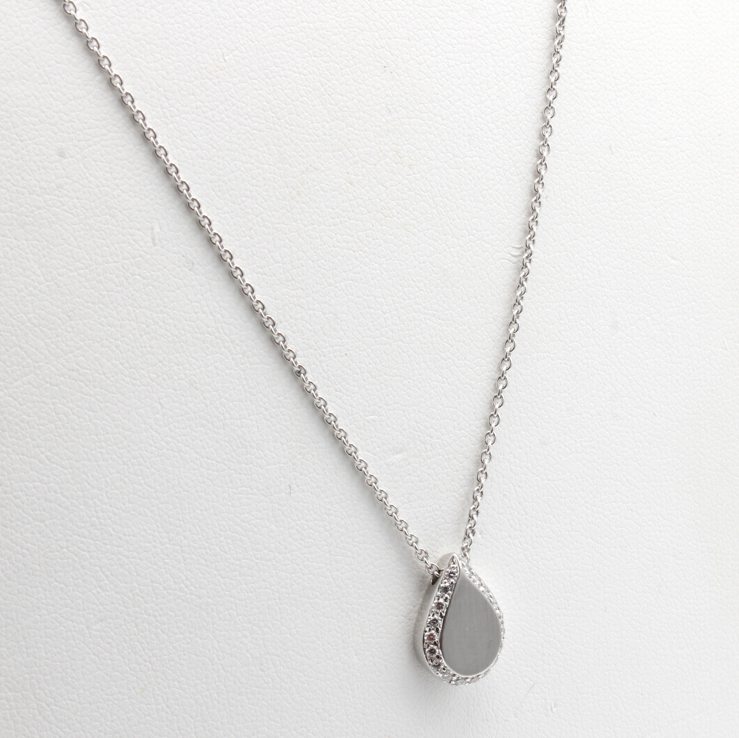 Image 27019677 - Collier mit Brillanten, WG 585/000, tropfen-förm. Anhänger bes. m. Brill. zus. ca. ...