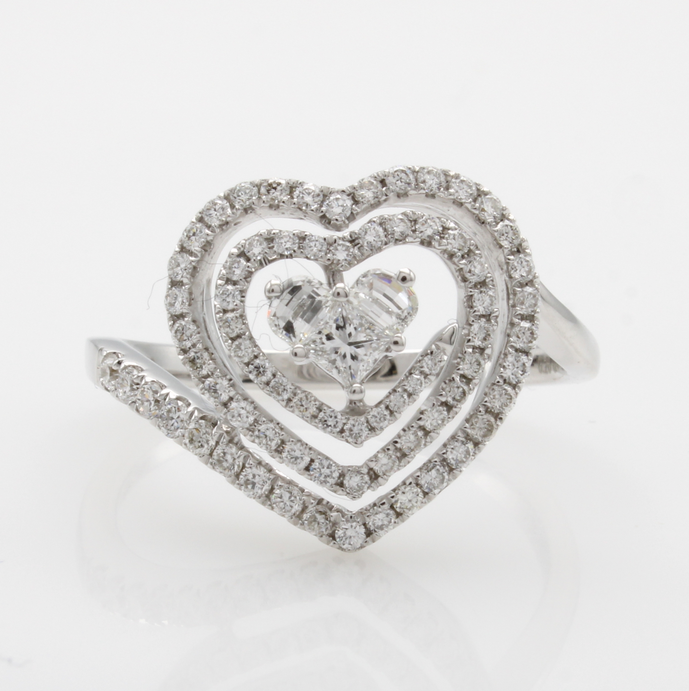 Image 27019698 - Herzring mit Brillanten und Diamanten, WG 750/000, 3 Diam. (invisible setting) u. ...