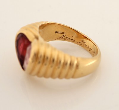 27019668d - 18 kt Gold BULGARI Turmalin-Ring, GG 750/000, facett. Rubellite zus. ca. 2.00 ct, ...
