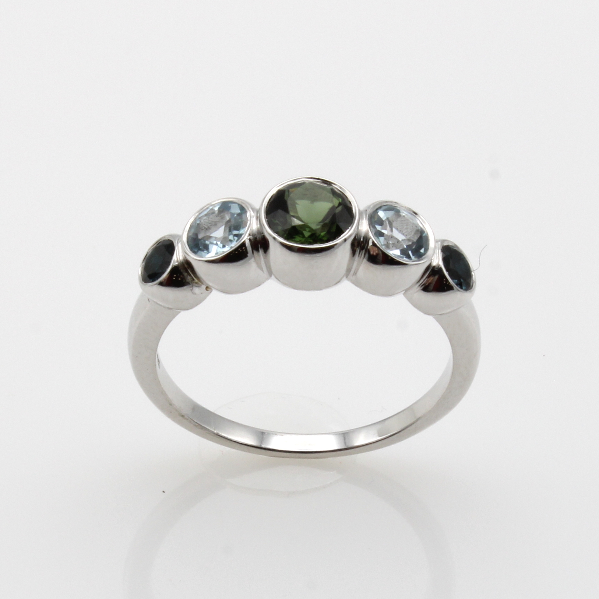 Image 27019715 - Ring mit Turmalinen und Topasen, WG 585/000, fac. London Blue Topase (beh.) u. fac. ...