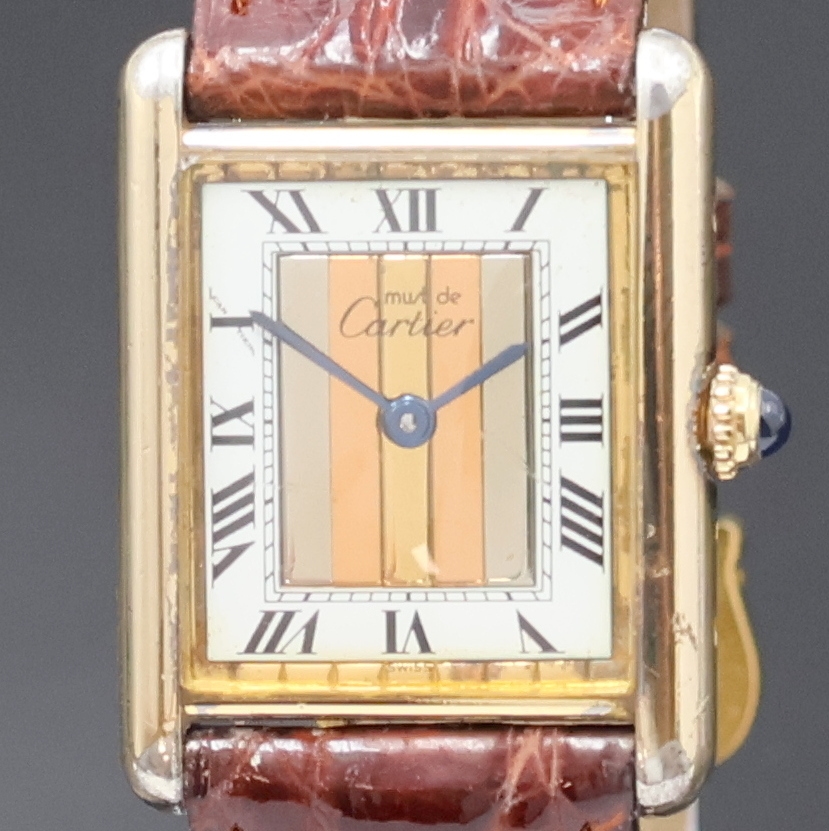 Detail a: CARTIER Vermeil Armbanduhr Referenz 59005, Schweiz um 1990, quarz, verg. Geh. in 925er Silber, Boden 4-fach verschr., Schmuckkrone, orig. Lederband ...