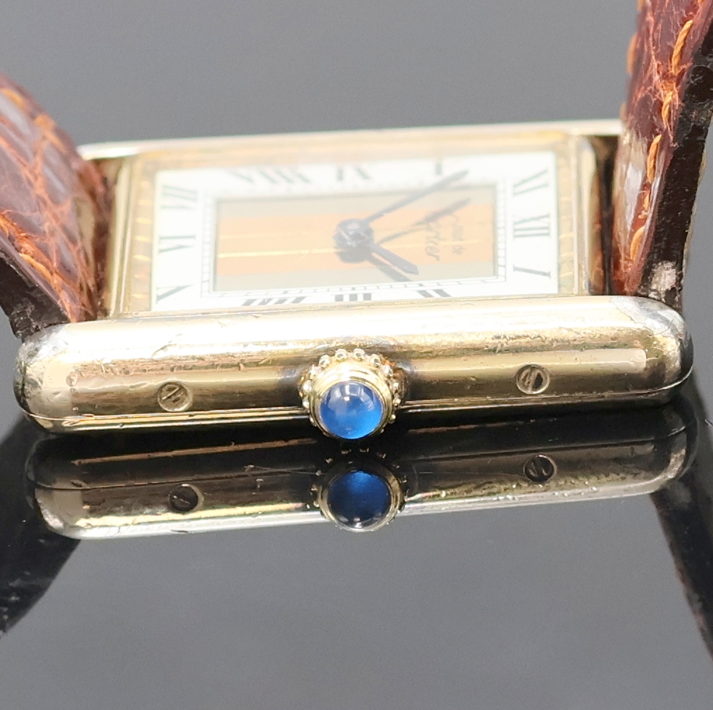 Detail c: CARTIER Vermeil Armbanduhr Referenz 59005, Schweiz um 1990, quarz, verg. Geh. in 925er Silber, Boden 4-fach verschr., Schmuckkrone, orig. Lederband ...