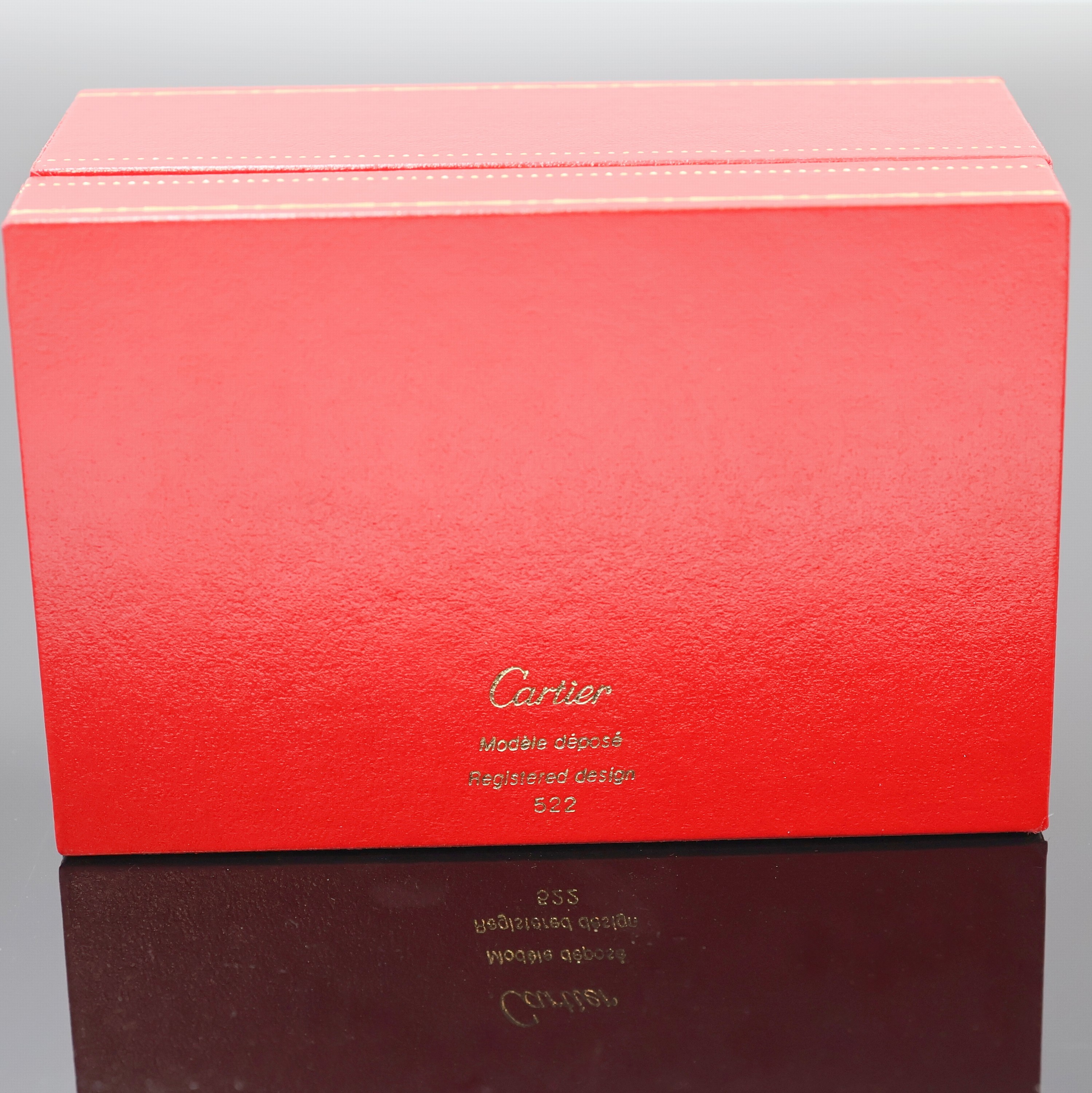Detail e: CARTIER Vermeil Armbanduhr Referenz 59005, Schweiz um 1990, quarz, verg. Geh. in 925er Silber, Boden 4-fach verschr., Schmuckkrone, orig. Lederband ...