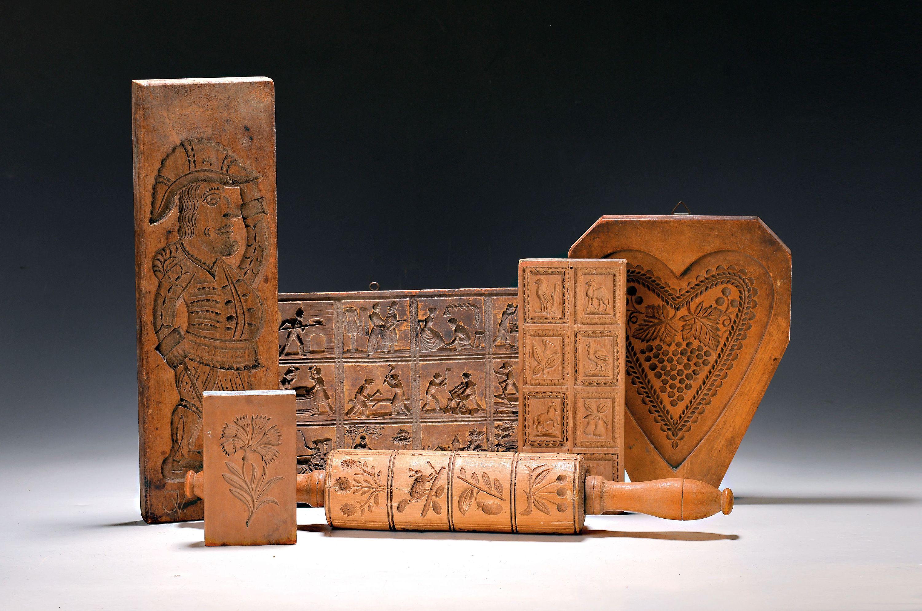 Image 27019858 - 6 Gebäckmodel, deutsch, 19. und 20. Jh., 1. Rolle, mit umlaufenden Pflanzen- und ...