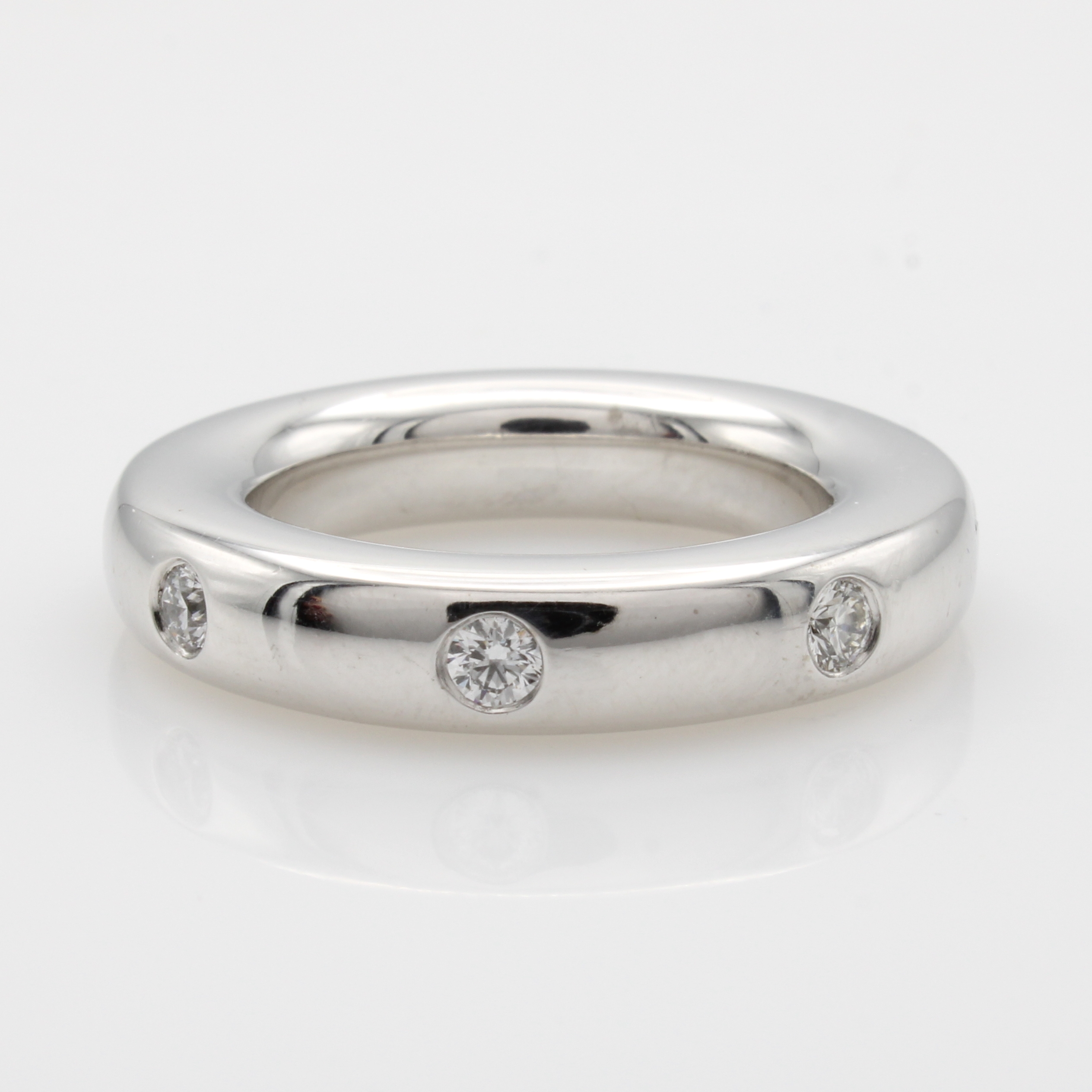 Image 27019962 - Ring mit Brillanten, WG 750/000, 8 Brill. zus. ca. 0.64 ct feines Weiß/vs rundum bes., ...