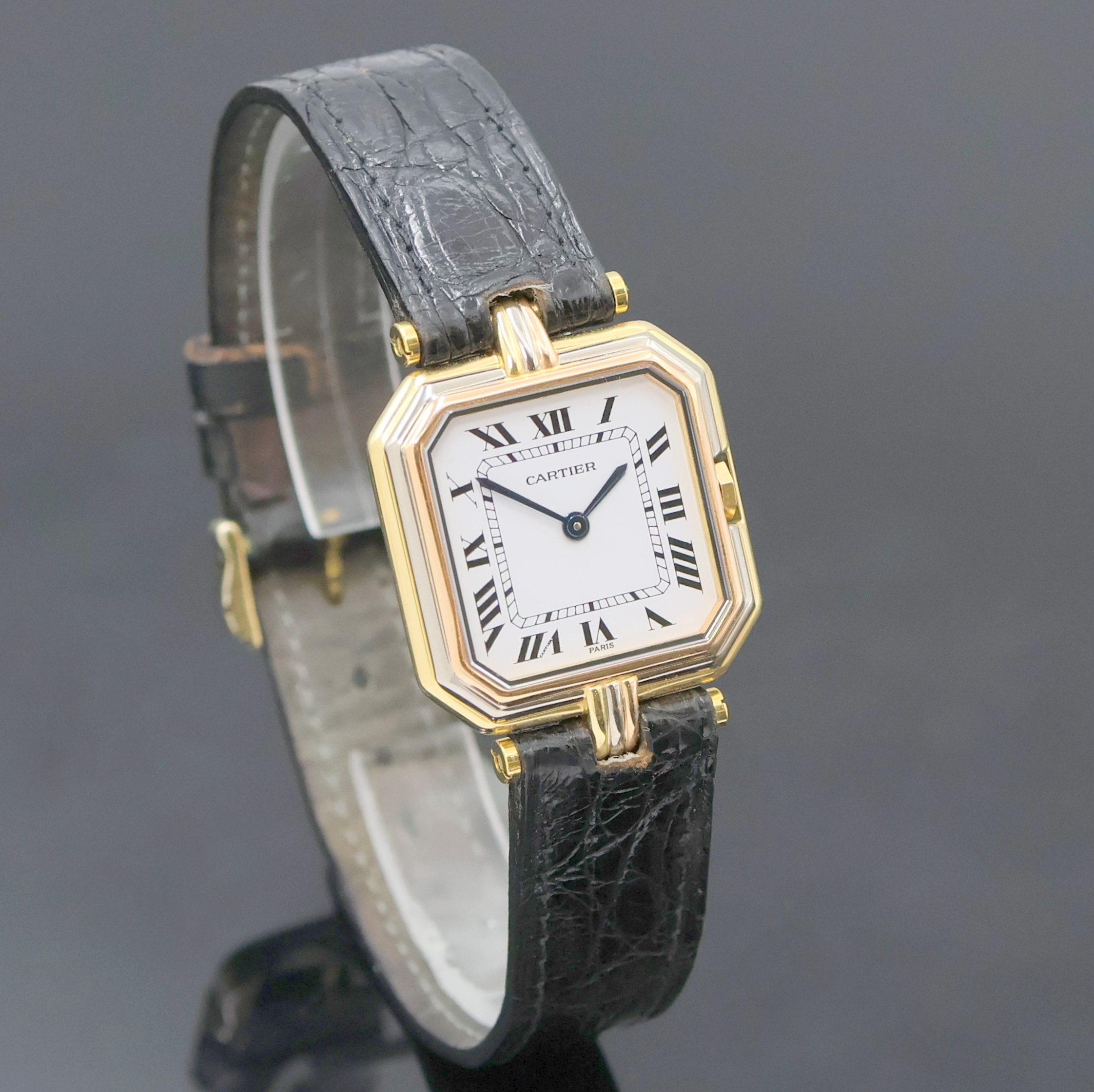 Detail b: CARTIER Paris Armbanduhr Ceinture Trinity in GG/RG/WG 750/000 Referenz 81054, quarz, Frankreich um 1980, massives tricolor Goldgeh. inkl. Lederband ...