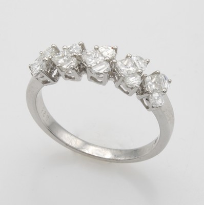 27019925a - Herzring mit Diamanten ´invisible setting´, WG 750/000, Diam. zus. ca. 0.96 ct feines ...