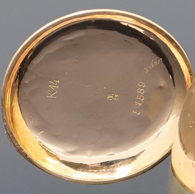 27019960c - Kleine offene Damentaschenuhr in RG 585/000, Schweiz 1900, verz. Geh. dell., grav. ...