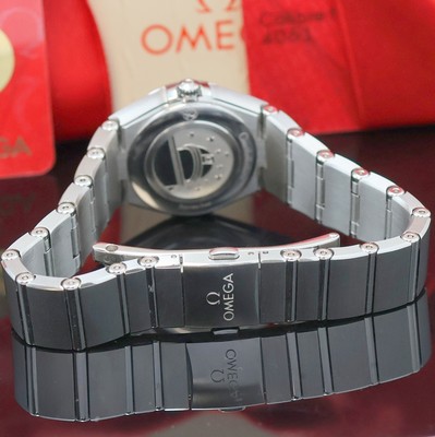 27019979c - OMEGA Constellation Manhattan neuwertige Damenarmbanduhr Referenz 131.10.25.60.05.001, ...