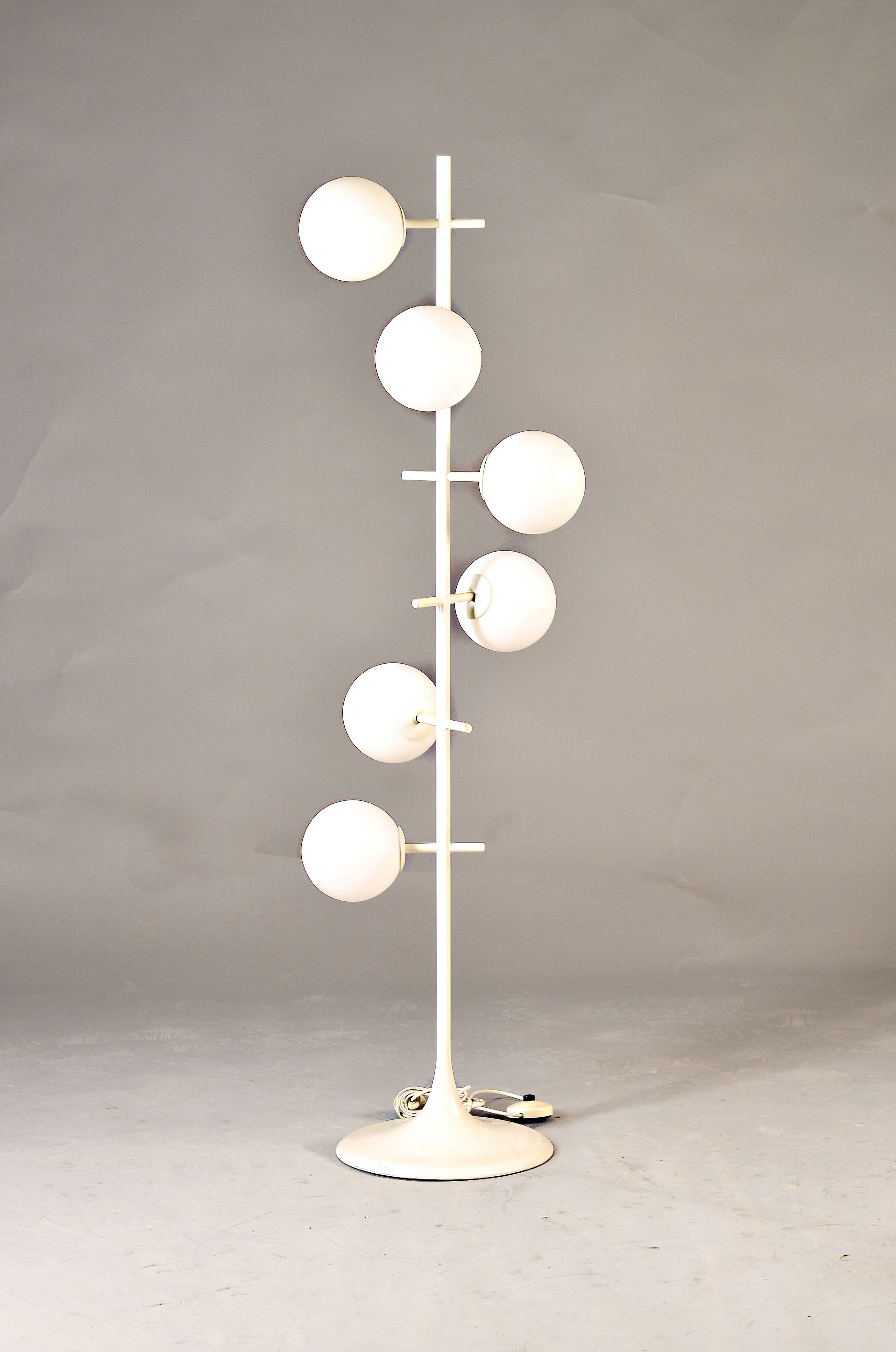 Image 27020176 - Max Bill, Stehlampe, Mid Century, 60/70er Jahre, Kugelspiel, 6 Kugelschirme aus ...