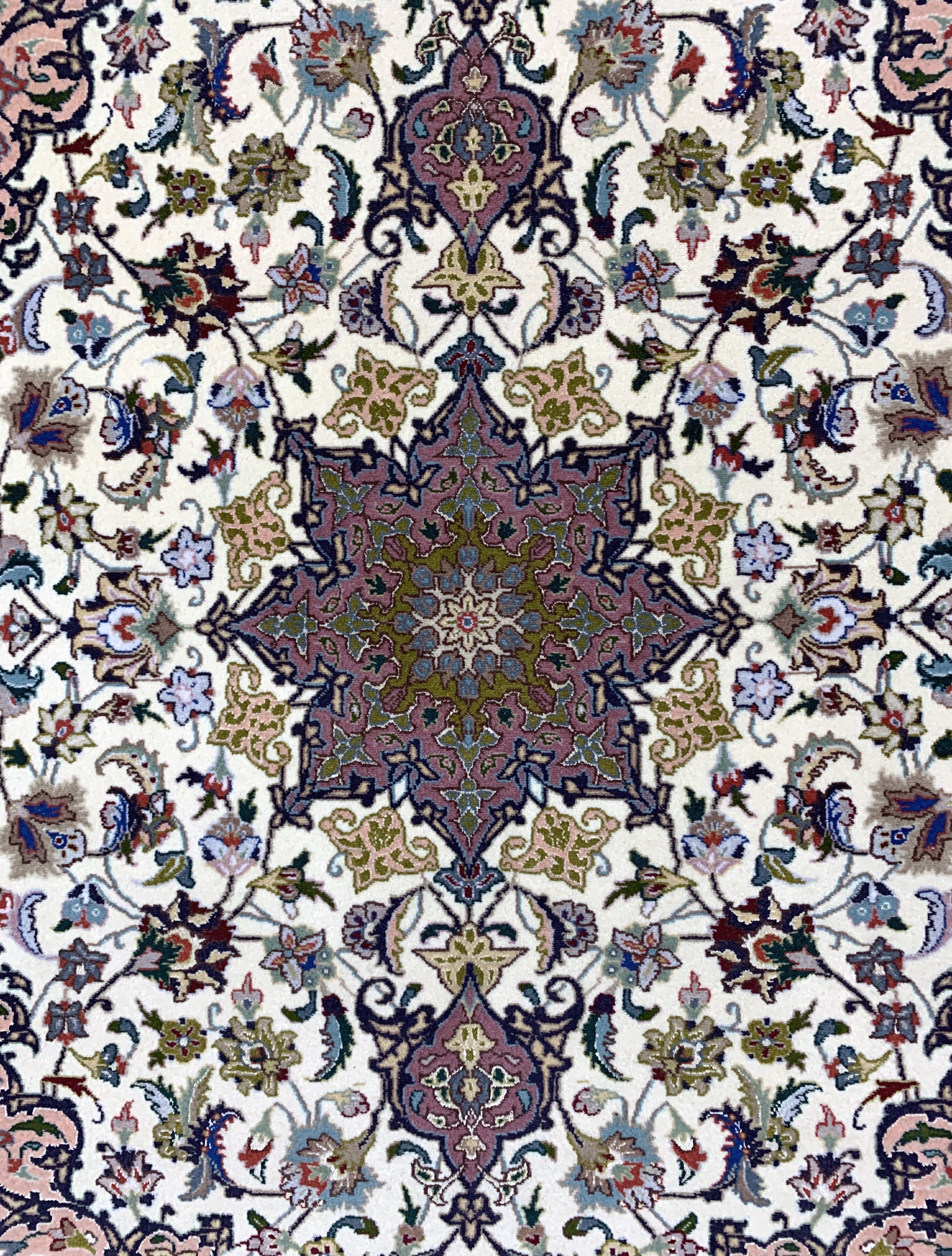 Detail b: Täbriz fein(50 Raj), Persien, Ende 20.Jhd ,Korkwolle mit Seide, ca. 150 x 103 cm, ca. 500.000 Kn/qm, EHZ: 2