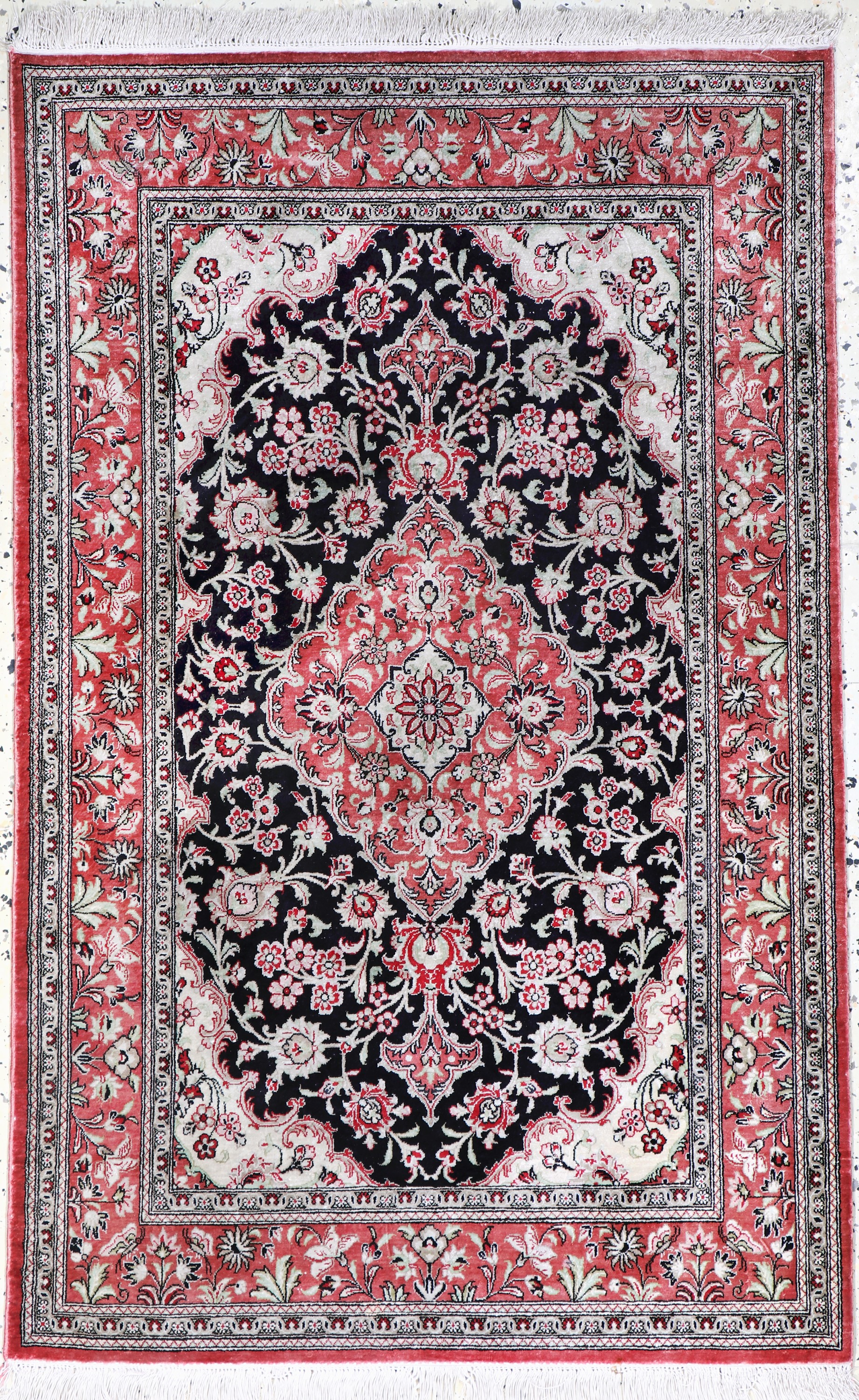 Image 27020186 - Ghom Seide, Persien, Ende 20.Jhd, reine Naturseide, ca. 125 x 80 cm, EHZ: 2