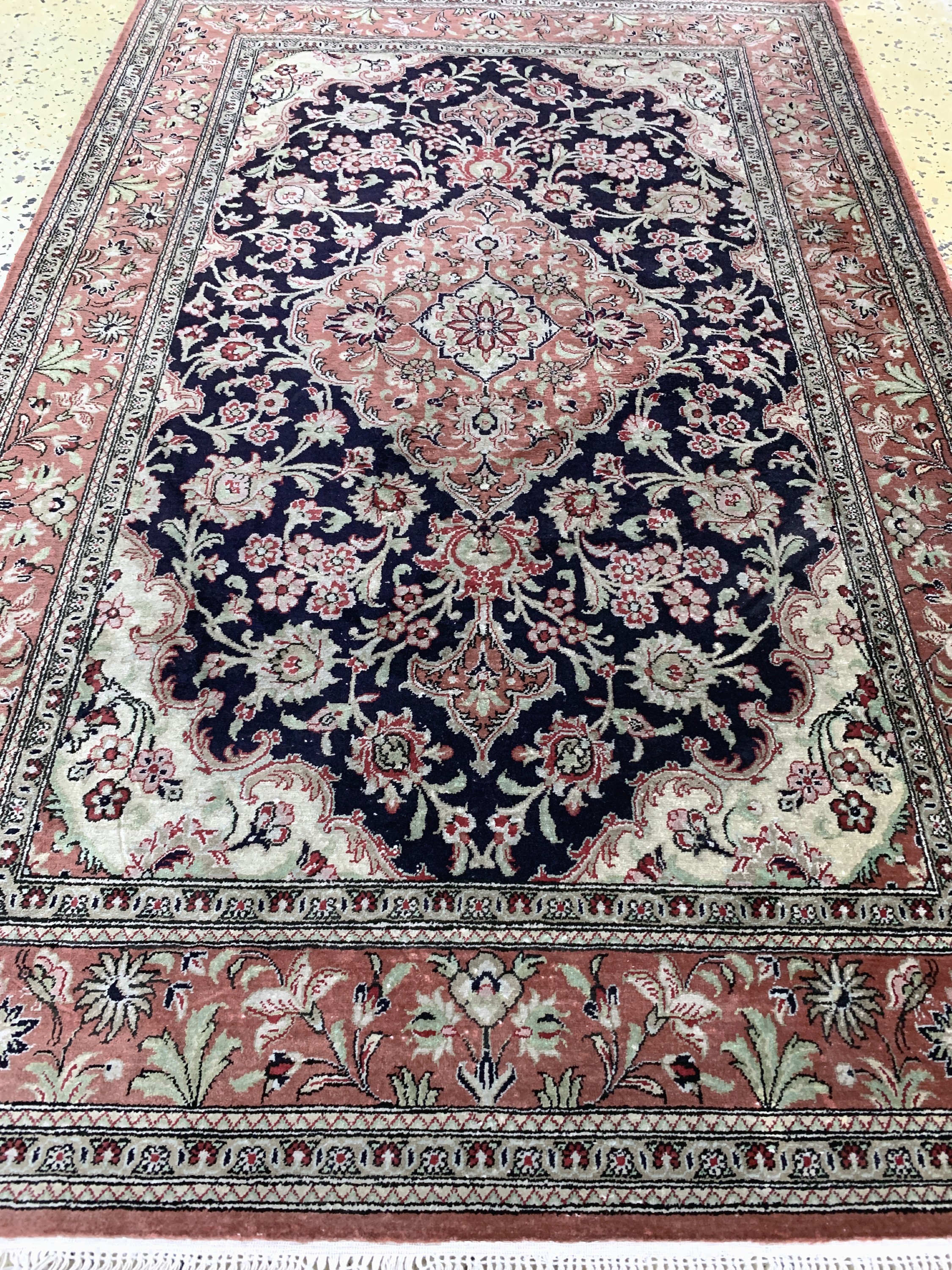 Detail d: Ghom Seide, Persien, Ende 20.Jhd, reine Naturseide, ca. 125 x 80 cm, EHZ: 2