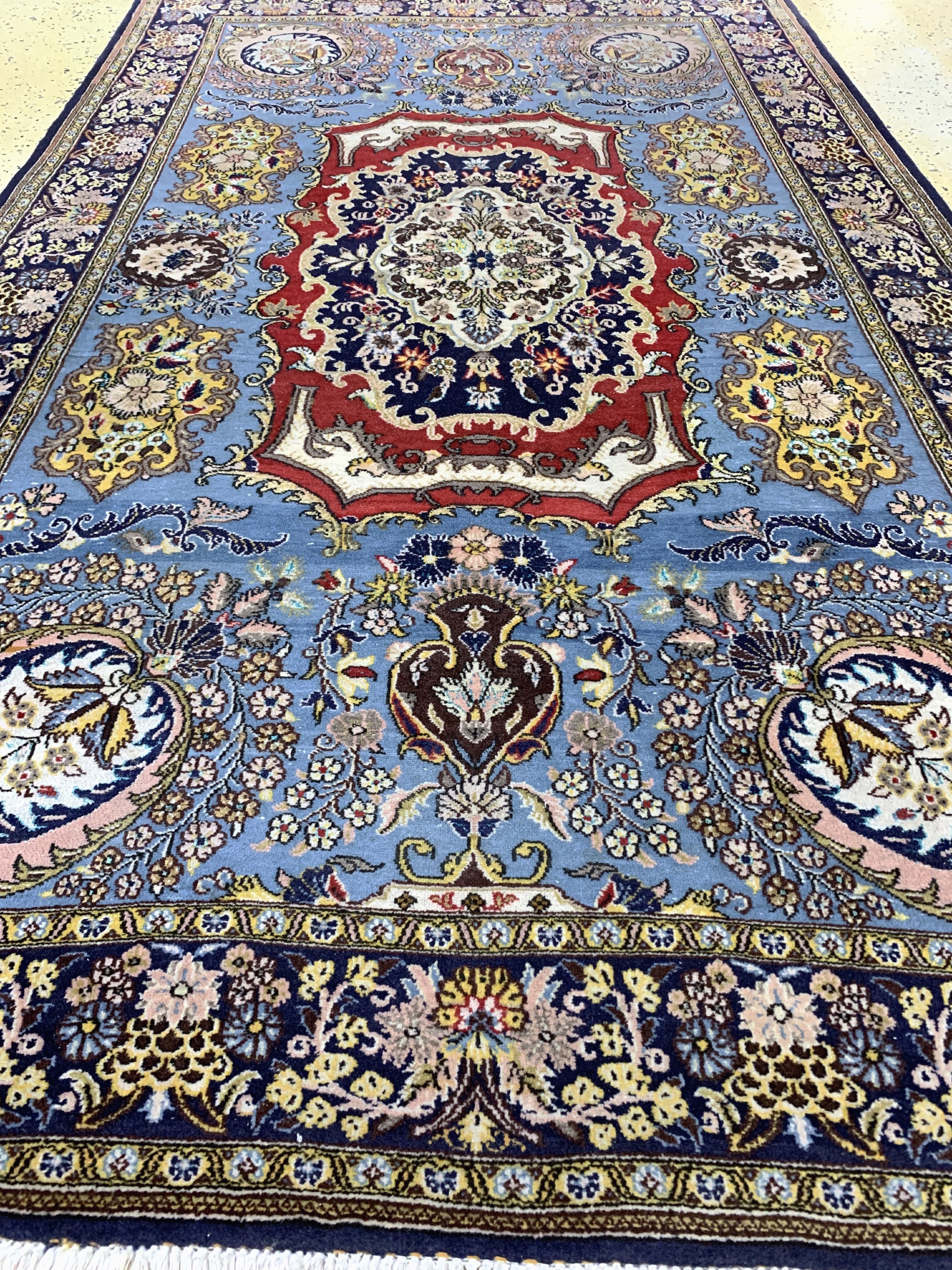 Detail d: Ghom alt, Persien, Mitte 20.Jhd, Wolle mir Seide, ca. 222 x 130 cm, EHZ: 3