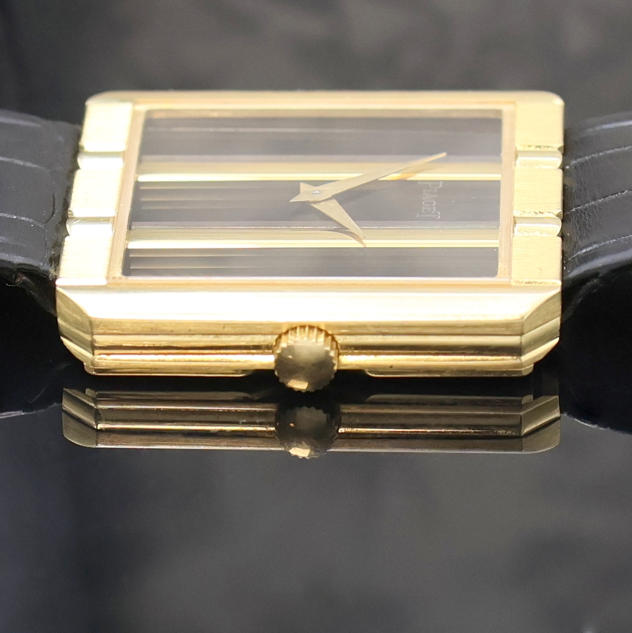 Detail i: PIAGET Polo Armbanduhr in GG 750/000 Referenz 9163, Schweiz um 1965, Handaufzug, Boden 4- fach verschr., orig. Lederband m. Dornschl. in GG 750/000, ...
