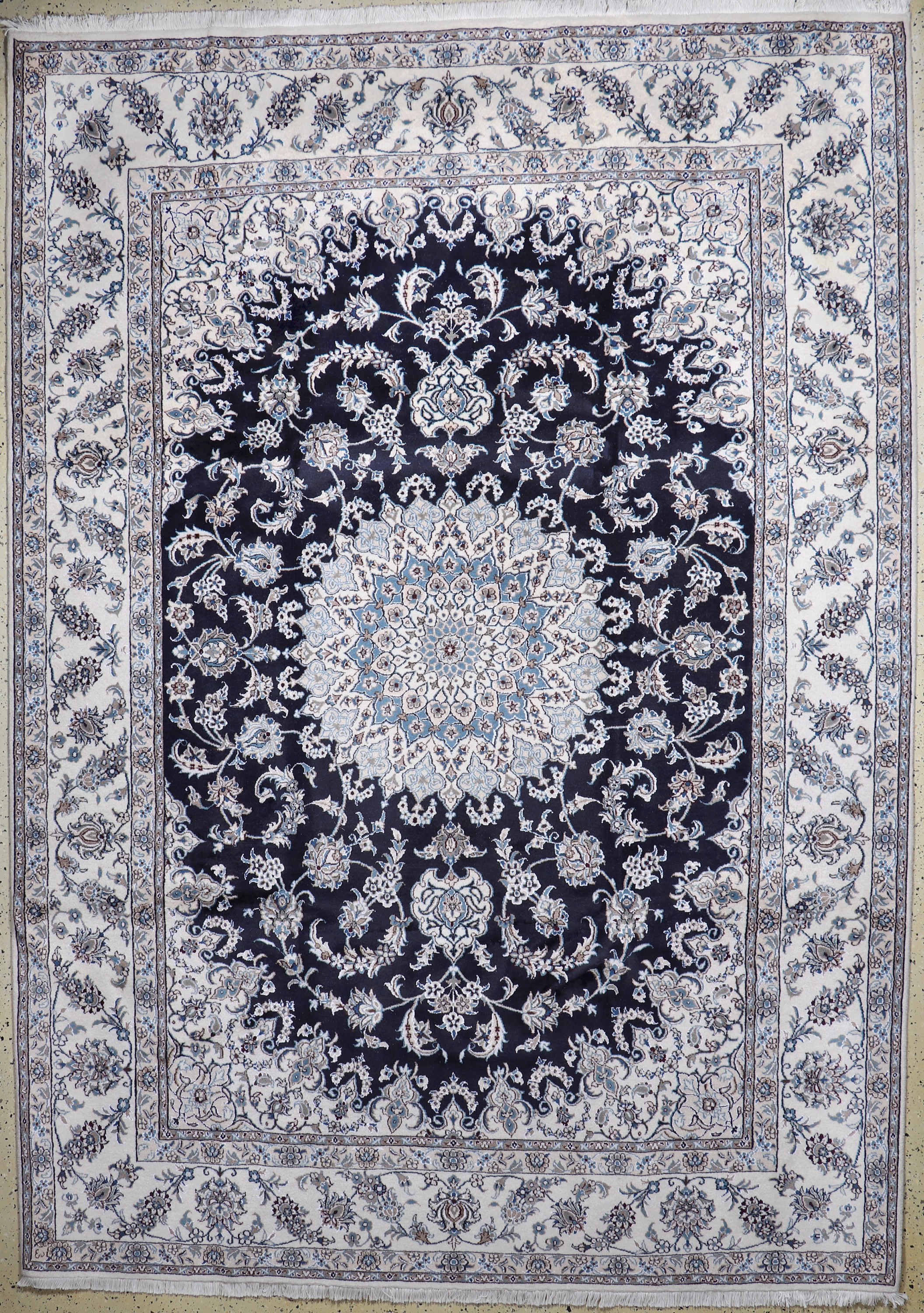 Image 27020198 - Nain, Persien, Neu, Wolle auf Baumwolle, ca. 347 x 246 cm Schätzpreis: 4400, - EUR