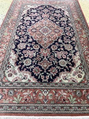 27020186d - Ghom Seide, Persien, Ende 20.Jhd, reine Naturseide, ca. 125 x 80 cm, EHZ: 2