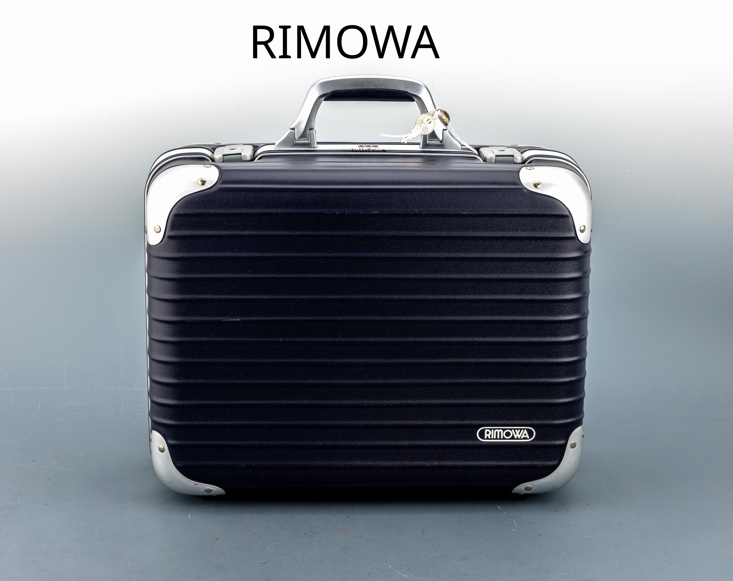 Image 27020214 - RIMOWA Board Case, Hartschale, dunkelblau, Aluecken, Zahlenschloss, sowie separat ...
