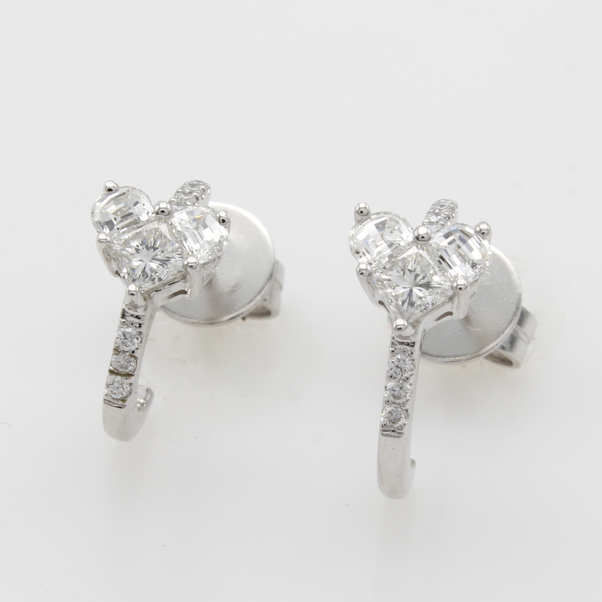 Image 27020368 - Paar Steckcreolen mit Brillanten und Diamanten´invisible setting´, WG 750/000, Diam. u. ...