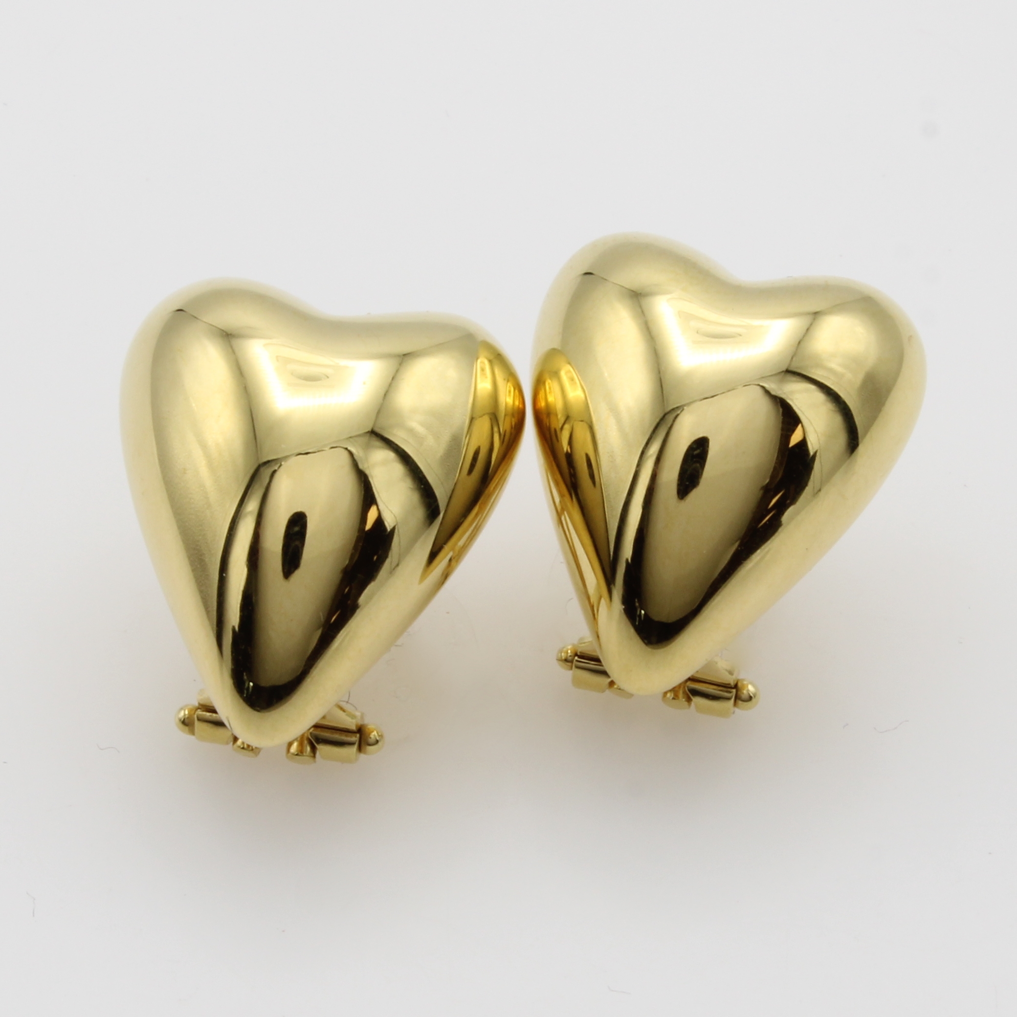 Image 27020518 - Paar Herzohrstecker, GG 750/000, m. Clip- brisuren, glattes Design