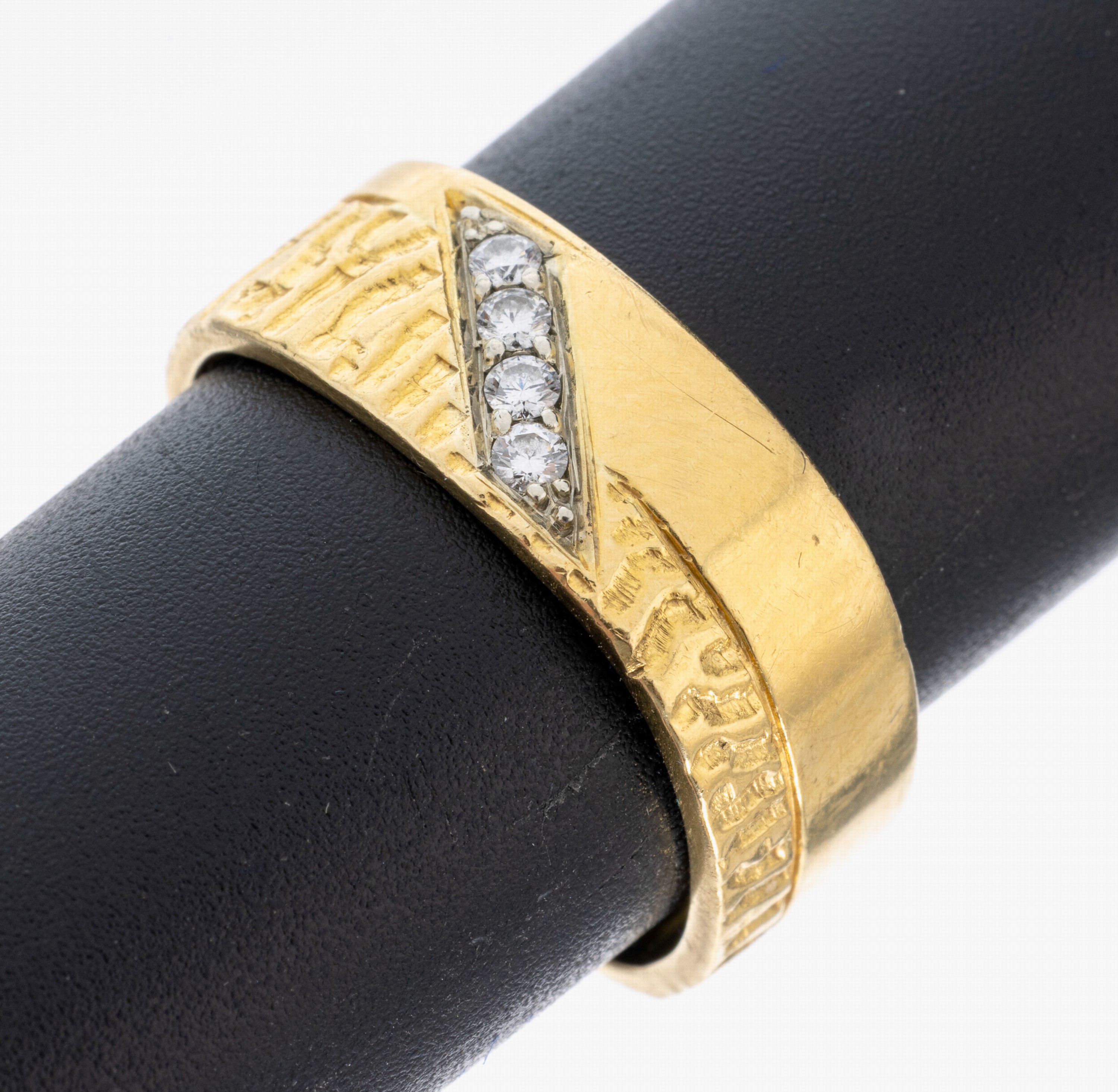 Image 27020528 - 18 kt Gold Brillant-Ring, GG/WG 750/000, grav. und pol., mittig 4 in WG gefasste ...