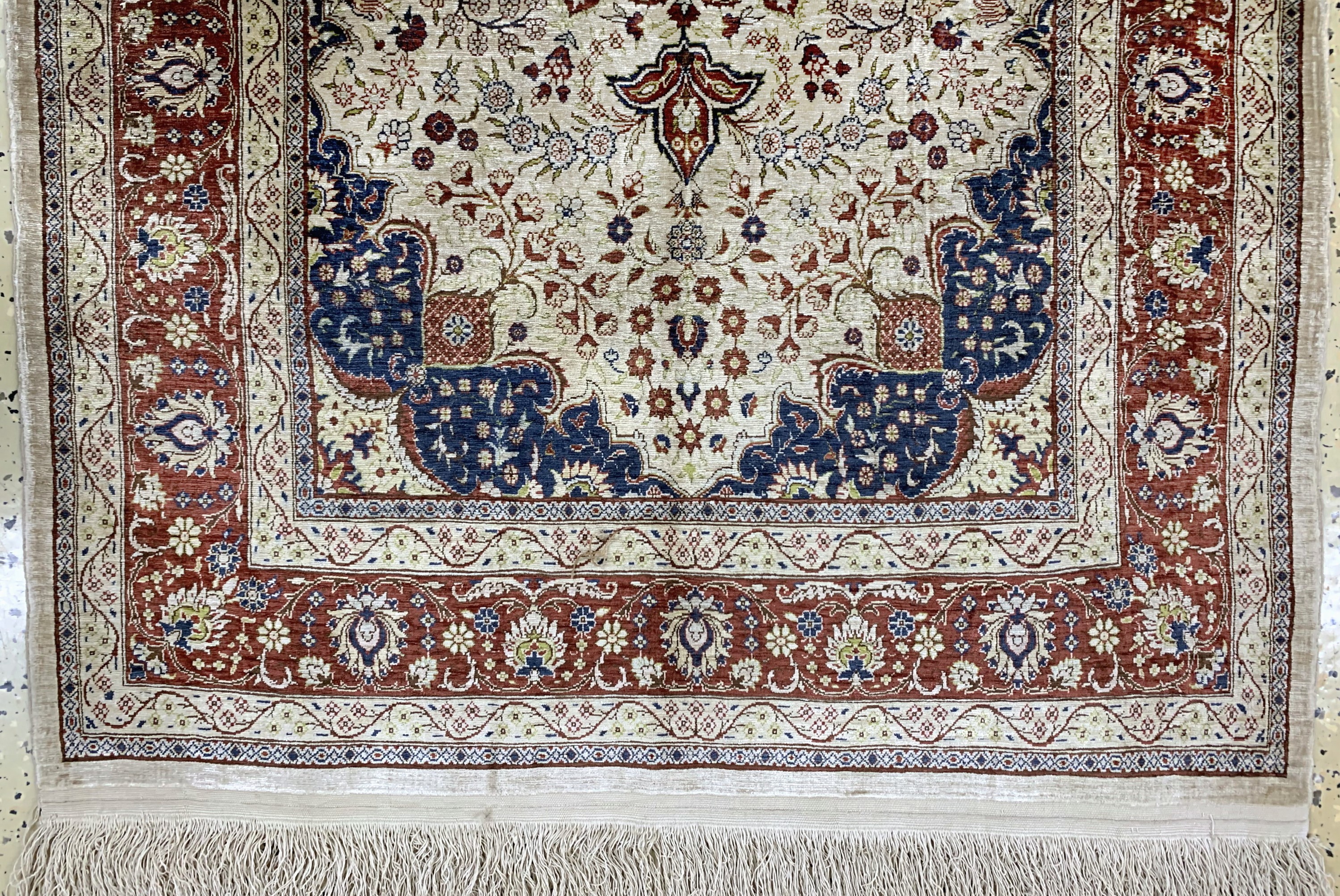 Detail b: Hereke Seide fein signiert, Türkei, Mitte 20.Jhd, reine Naturseide, ca. 142 x 88 cm, ca.1,0 Mio. Kn/qm, EHZ: 2