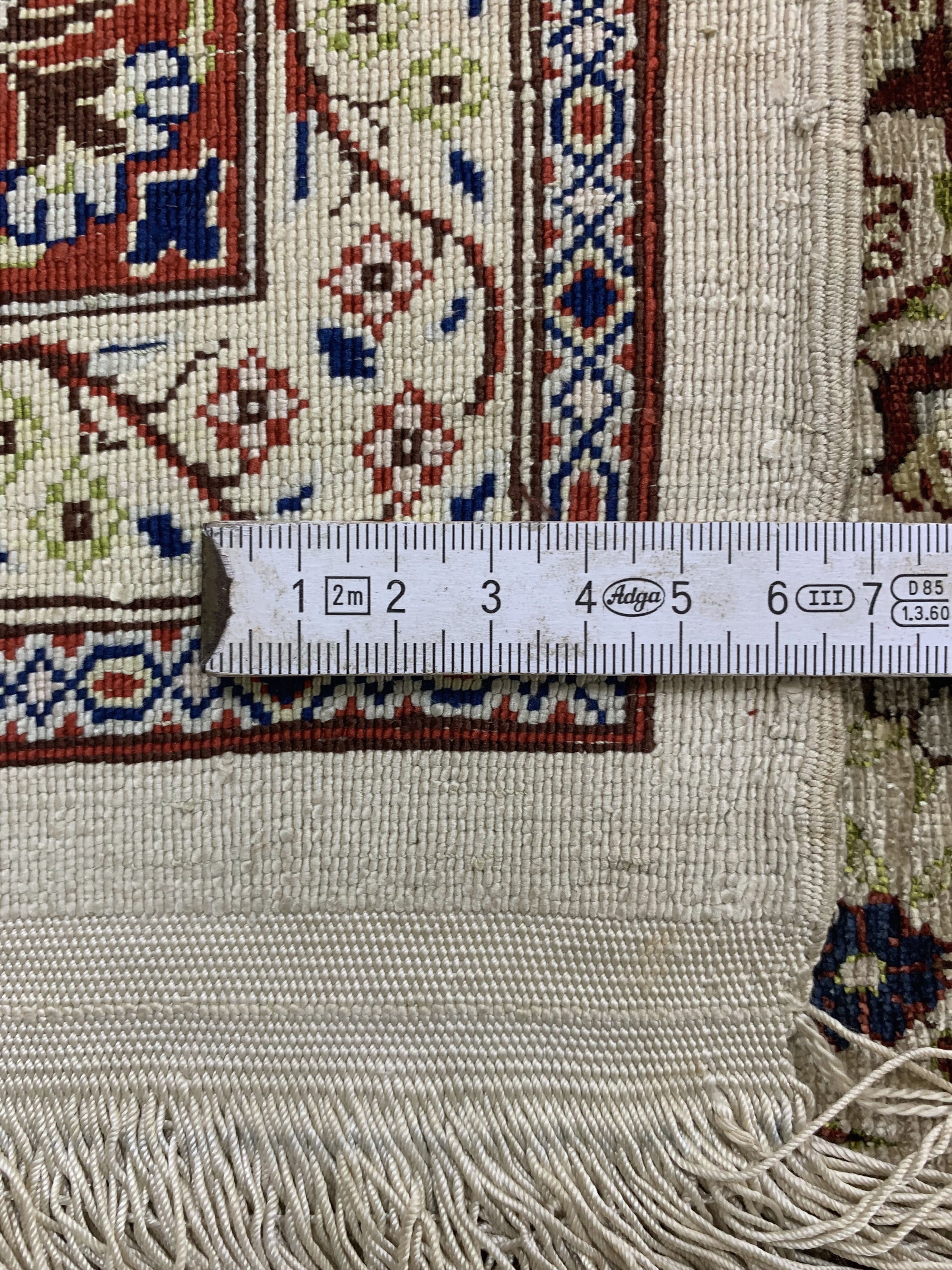 Detail g: Hereke Seide fein signiert, Türkei, Mitte 20.Jhd, reine Naturseide, ca. 142 x 88 cm, ca.1,0 Mio. Kn/qm, EHZ: 2