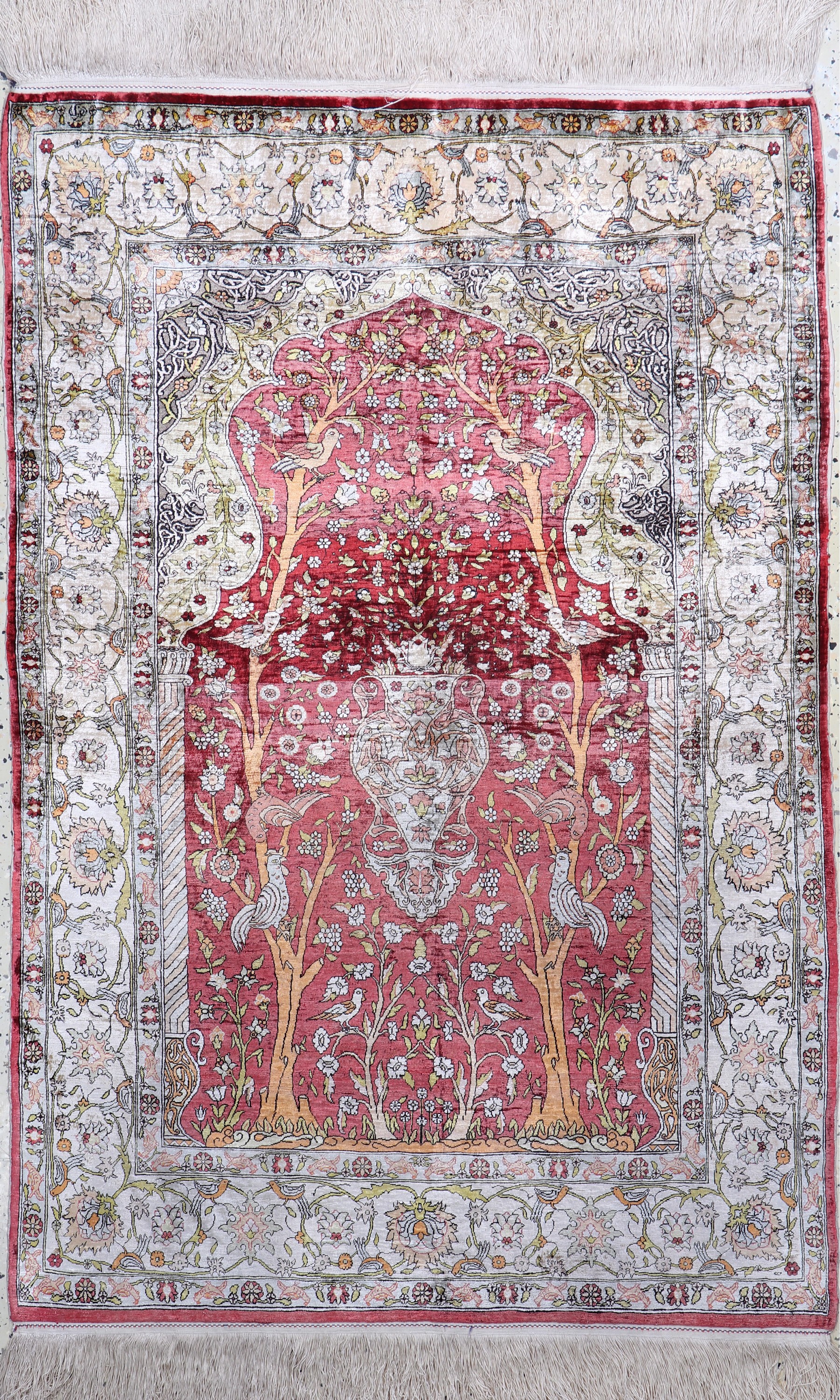 Image 27020541 - Hereke Seide fein signiert, Türkei, Anfang 20.Jhd, reine Naturseide´Metallbroschiert´, ...