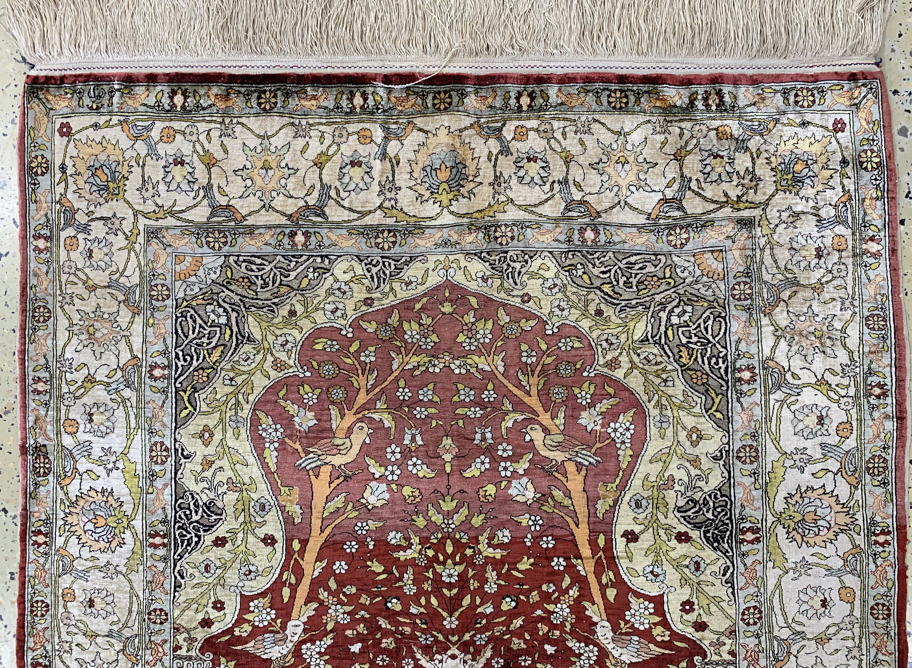 Detail a: Hereke Seide fein signiert, Türkei, Anfang 20.Jhd, reine Naturseide"Metallbroschiert", ca. 146 x 100 cm, ca. 1,0 Mio. Kn/qm, EHZ: 2, ...