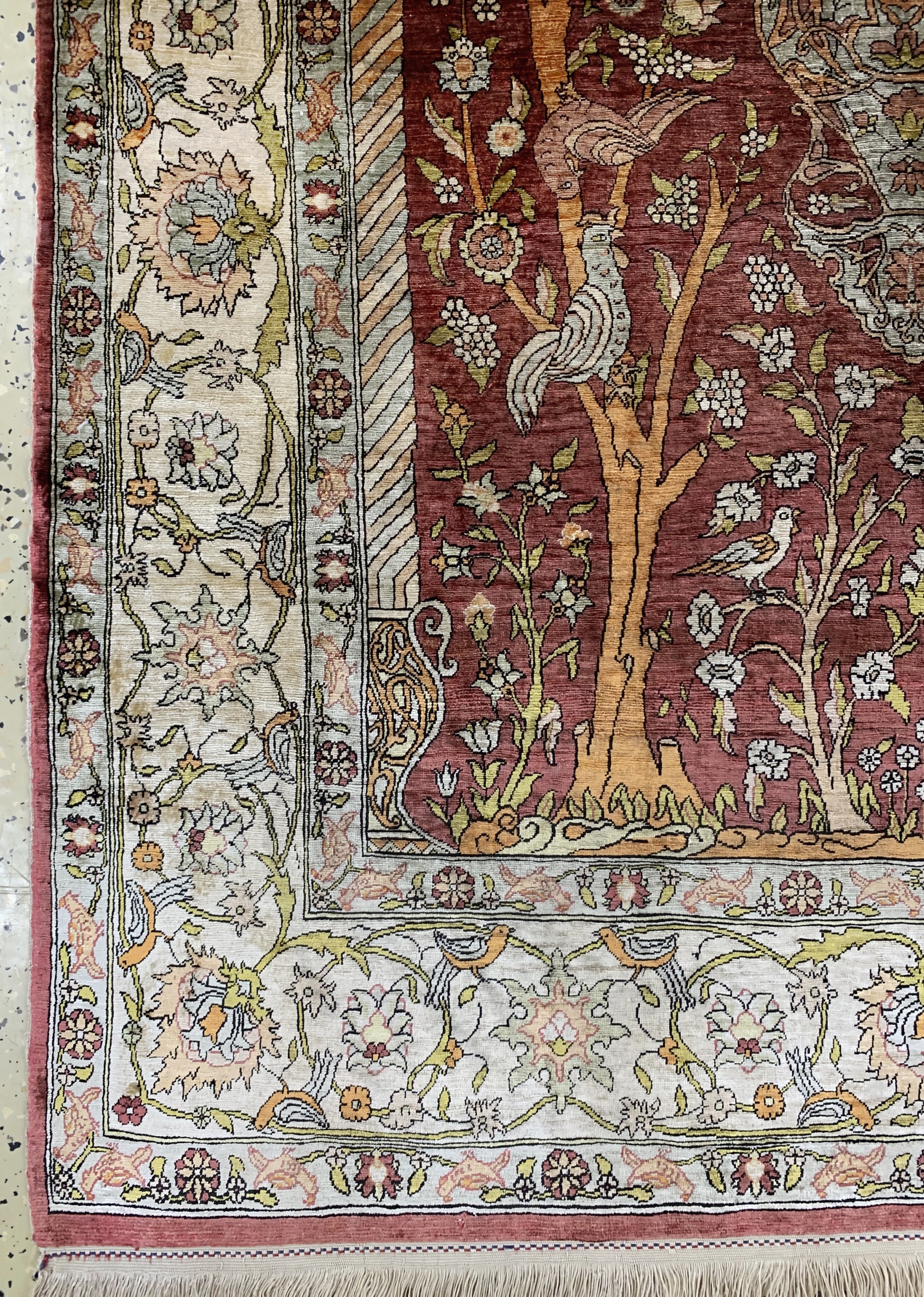 Detail d: Hereke Seide fein signiert, Türkei, Anfang 20.Jhd, reine Naturseide"Metallbroschiert", ca. 146 x 100 cm, ca. 1,0 Mio. Kn/qm, EHZ: 2, ...