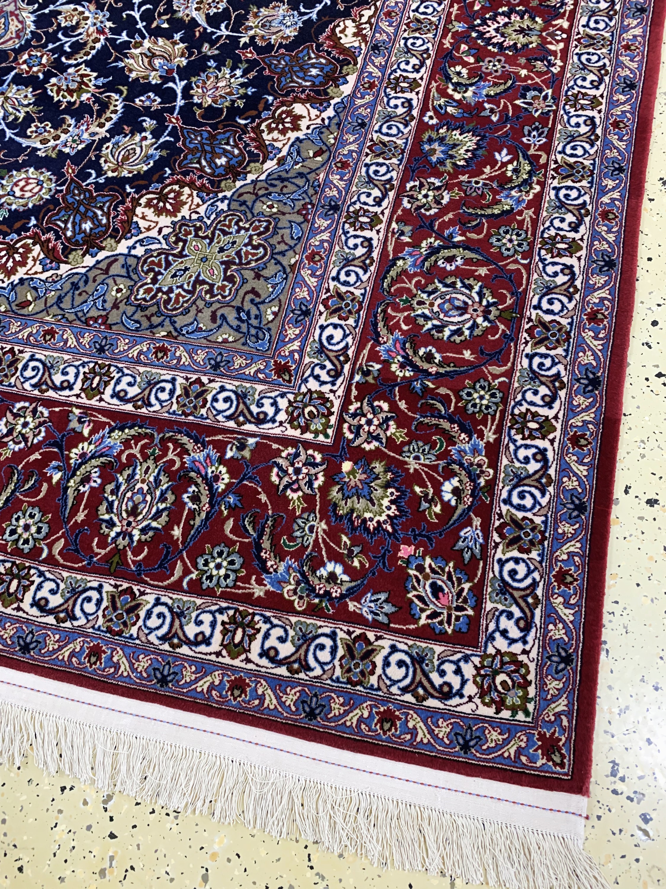 Detail c: Esfahan fein Persien, signiert"Ghafourian",Ende 20.Jhd, Korkwolle auf Seide, ca. 307 x 200 cm, ca. 1,0 Mio. Kn/qm, EHZ:(nahezu neuwertig)