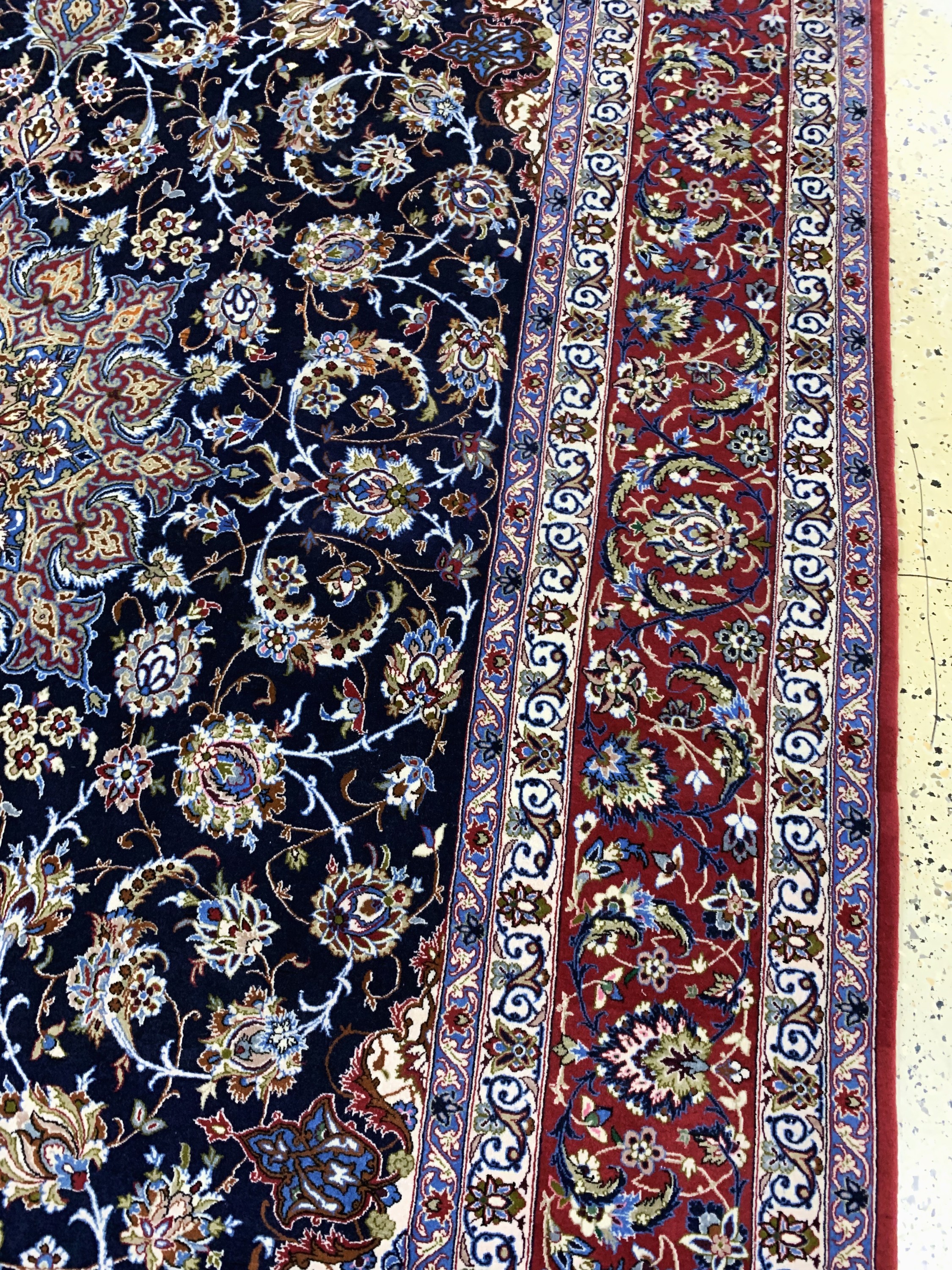 Detail d: Esfahan fein Persien, signiert"Ghafourian",Ende 20.Jhd, Korkwolle auf Seide, ca. 307 x 200 cm, ca. 1,0 Mio. Kn/qm, EHZ:(nahezu neuwertig)