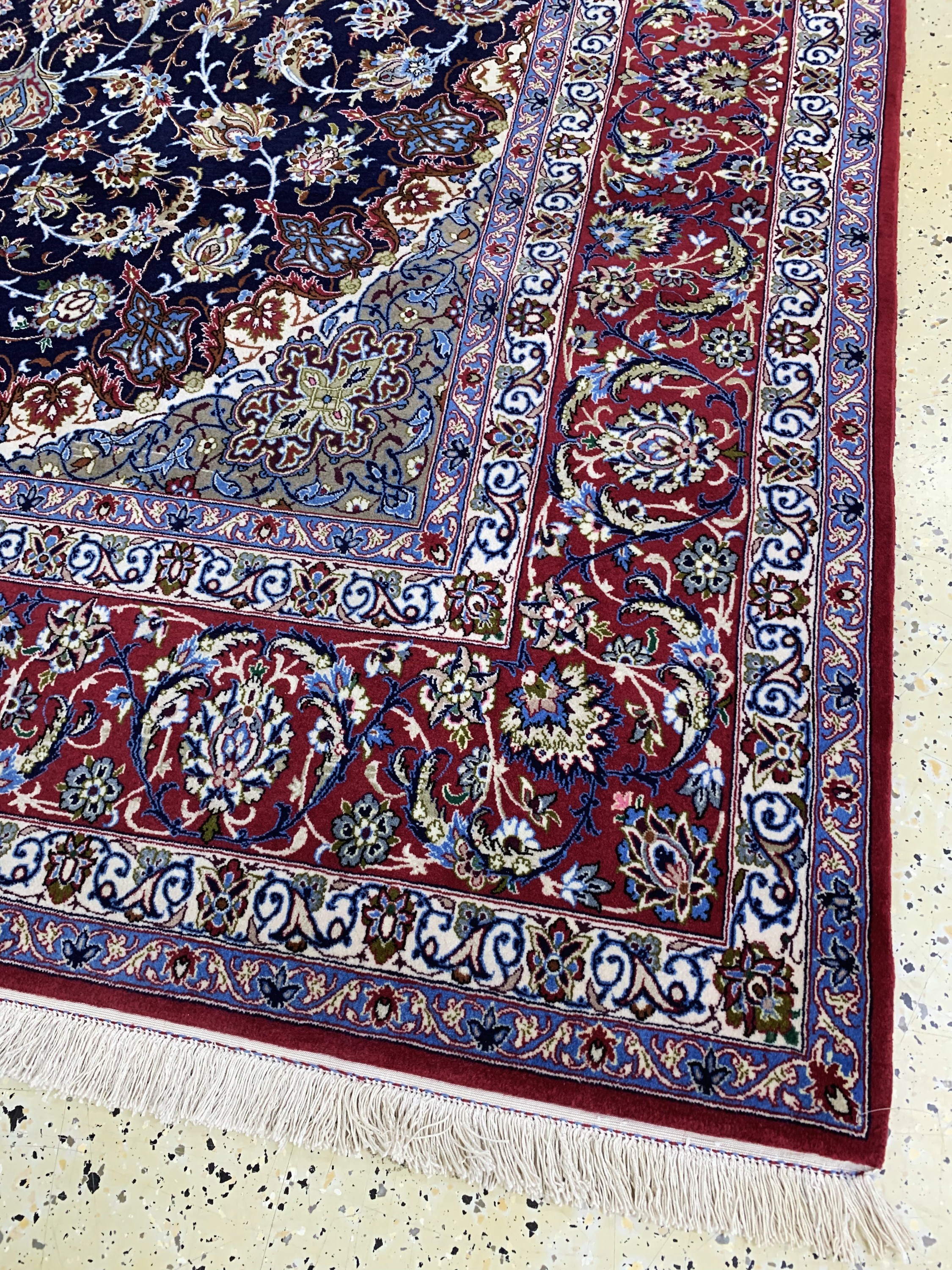 Detail g: Esfahan fein Persien, signiert"Ghafourian",Ende 20.Jhd, Korkwolle auf Seide, ca. 307 x 200 cm, ca. 1,0 Mio. Kn/qm, EHZ:(nahezu neuwertig)