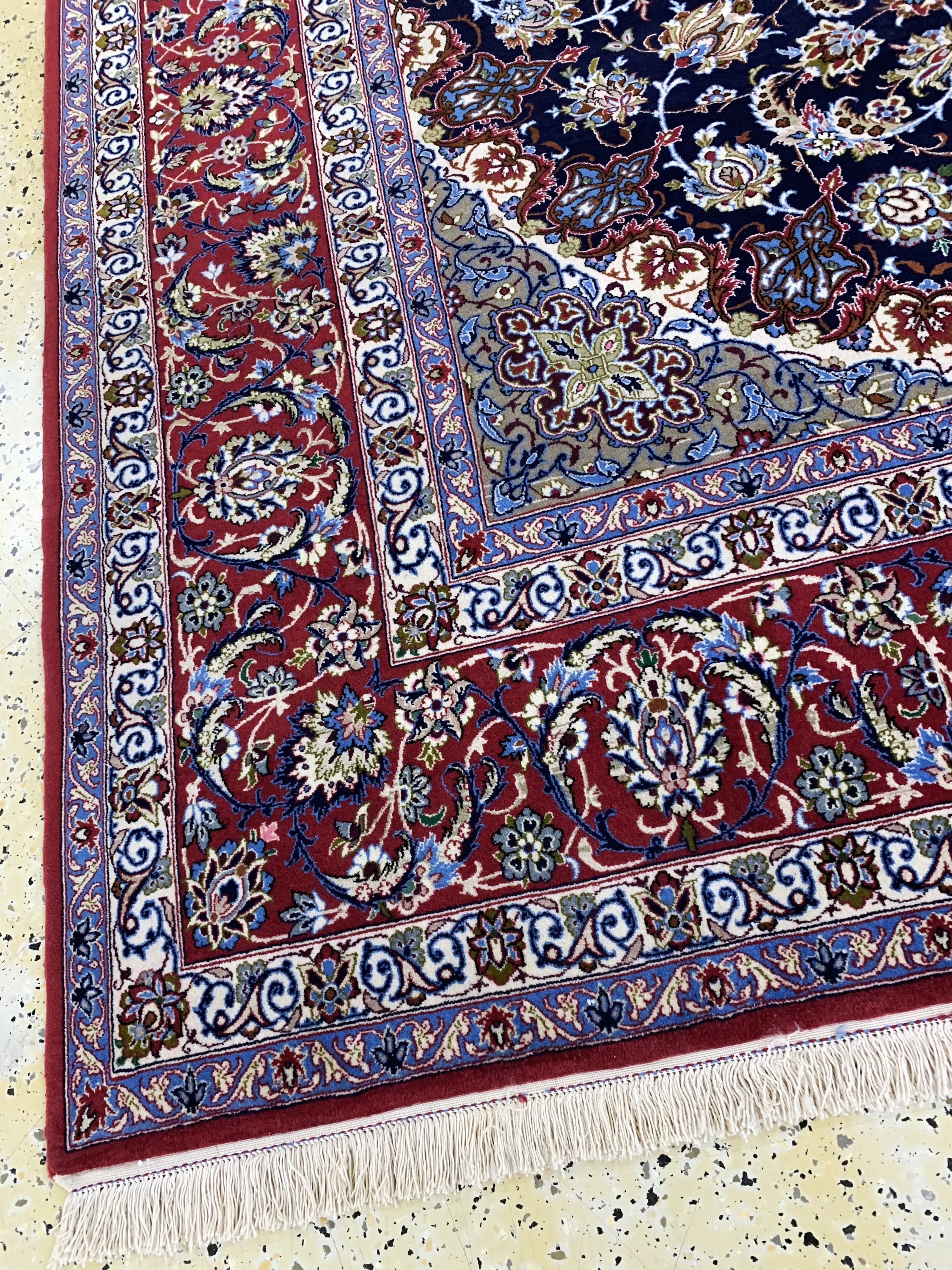 Detail i: Esfahan fein Persien, signiert"Ghafourian",Ende 20.Jhd, Korkwolle auf Seide, ca. 307 x 200 cm, ca. 1,0 Mio. Kn/qm, EHZ:(nahezu neuwertig)