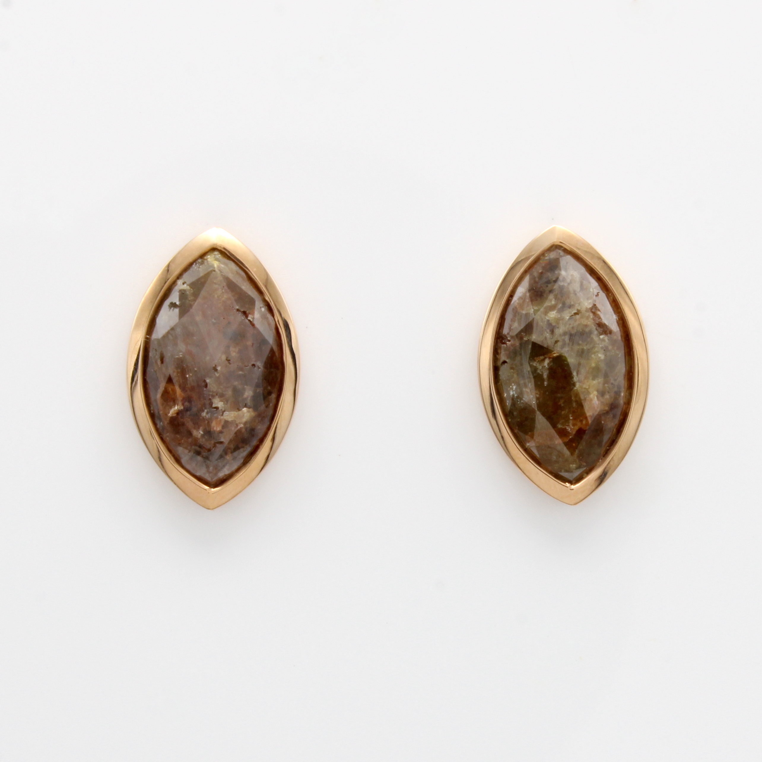 Image 27020552 - Paar Ohrstecker mit Diamantrosen, RG 750/000, navettef. Diam. zus. ca. 4.84 ct m. nat. ...