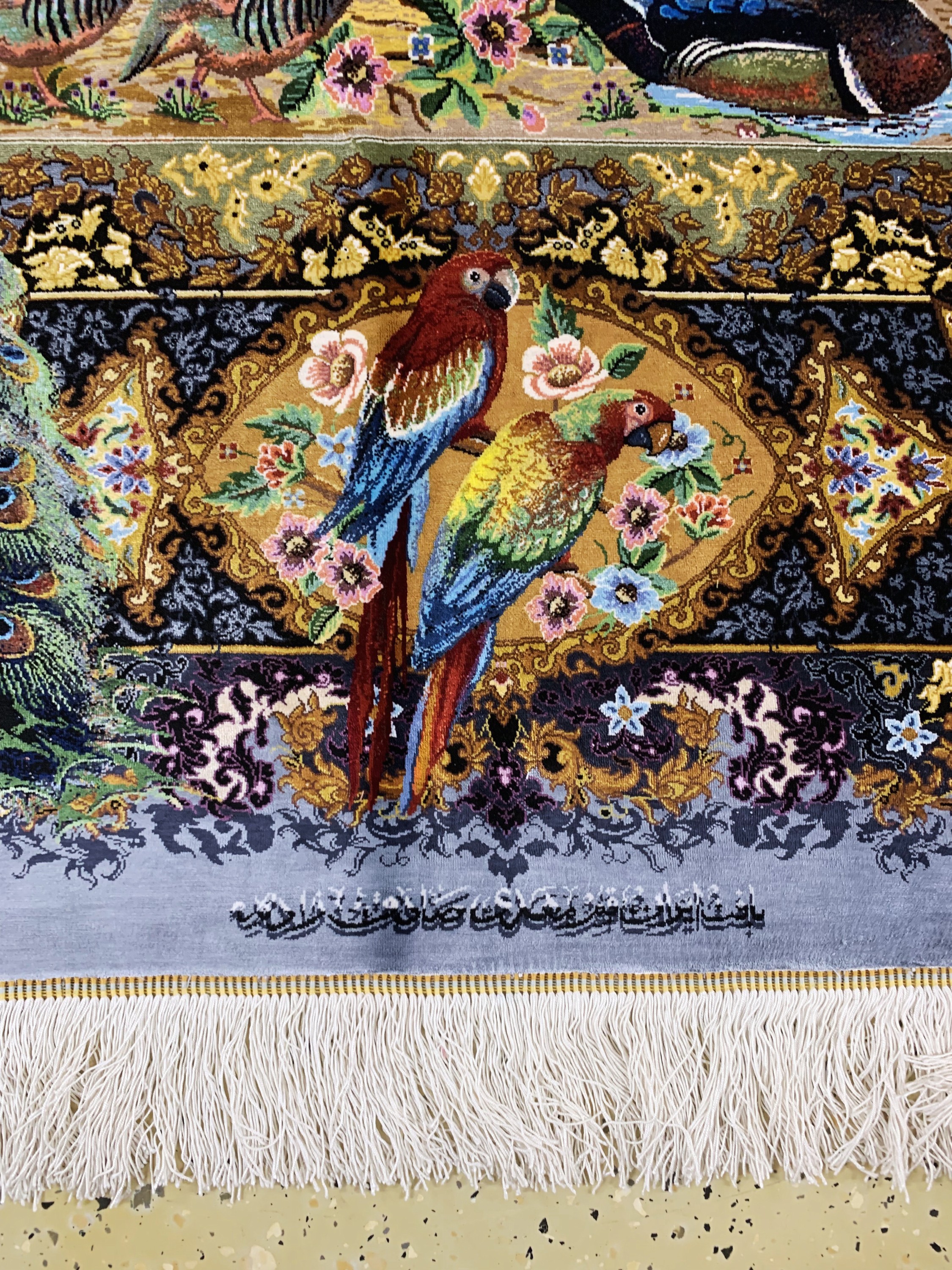 Detail d: Ghom Seide Sehr fein Persien, signiert"Mehdi Sadeghzadeh", Ende 20.Jhd, reine Naturseide, ca. 300 x 208 cm, ca. 1,0 Mio. Kn/qm, ...