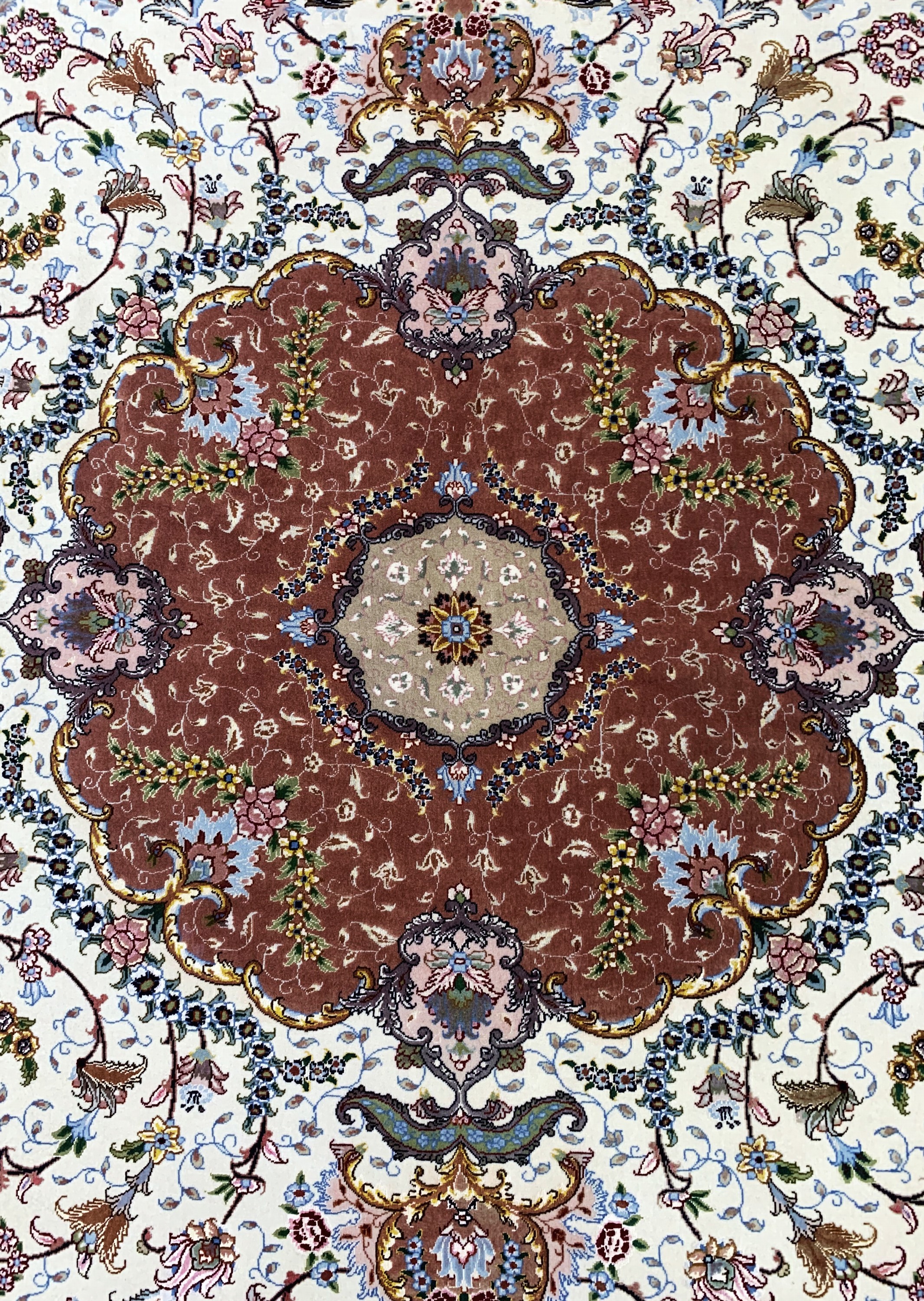 Detail e: Täbriz fein(50 Raj), Persien, Ende 20.Jhd, Korkwolle mit Seide, durchmesser: ca. 250 cm, ca. 500.000 Kn/qm, EHZ:(nahezu neuwertig)