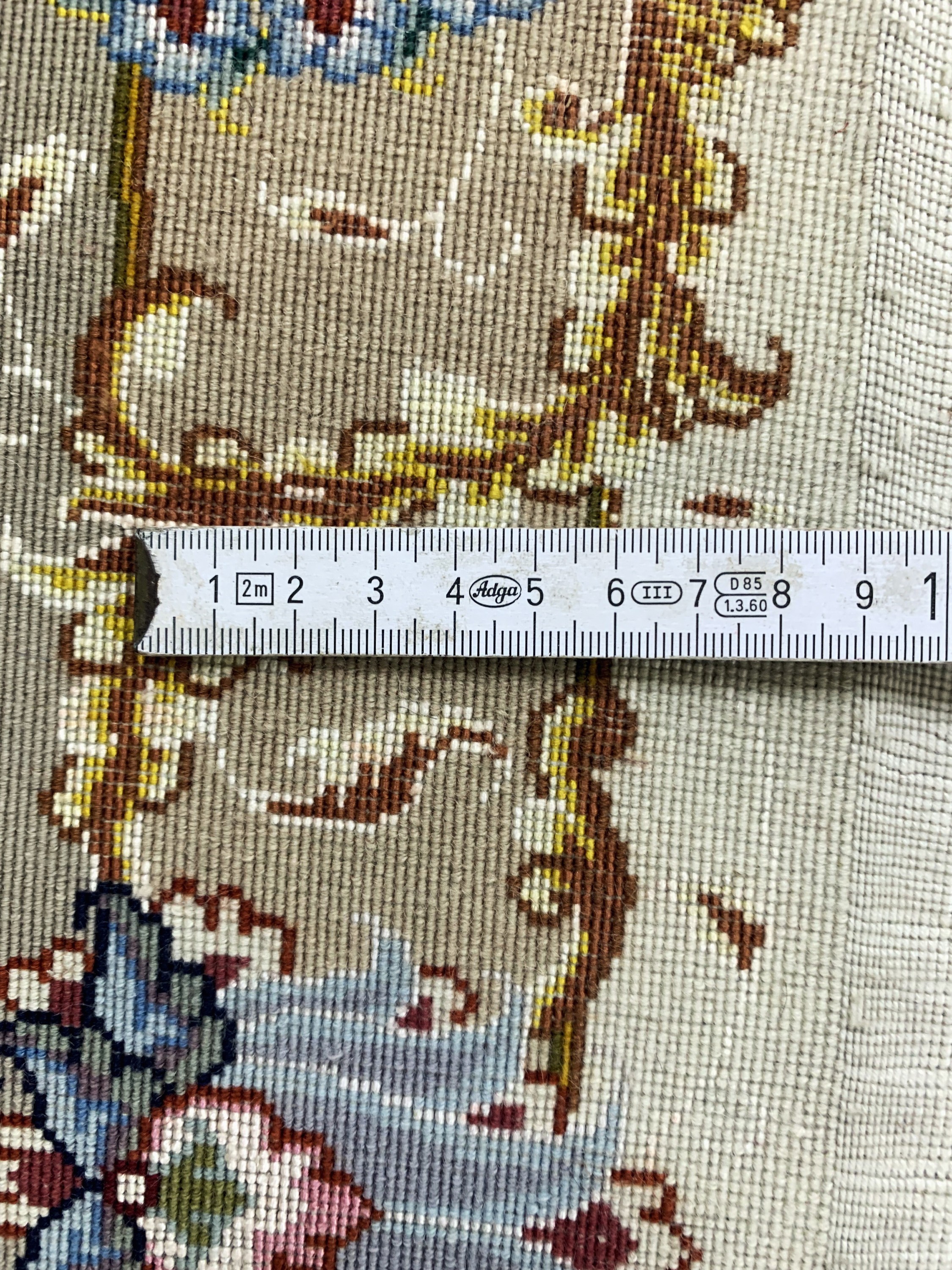 Detail f: Täbriz fein(50 Raj), Persien, Ende 20.Jhd, Korkwolle mit Seide, durchmesser: ca. 250 cm, ca. 500.000 Kn/qm, EHZ:(nahezu neuwertig)