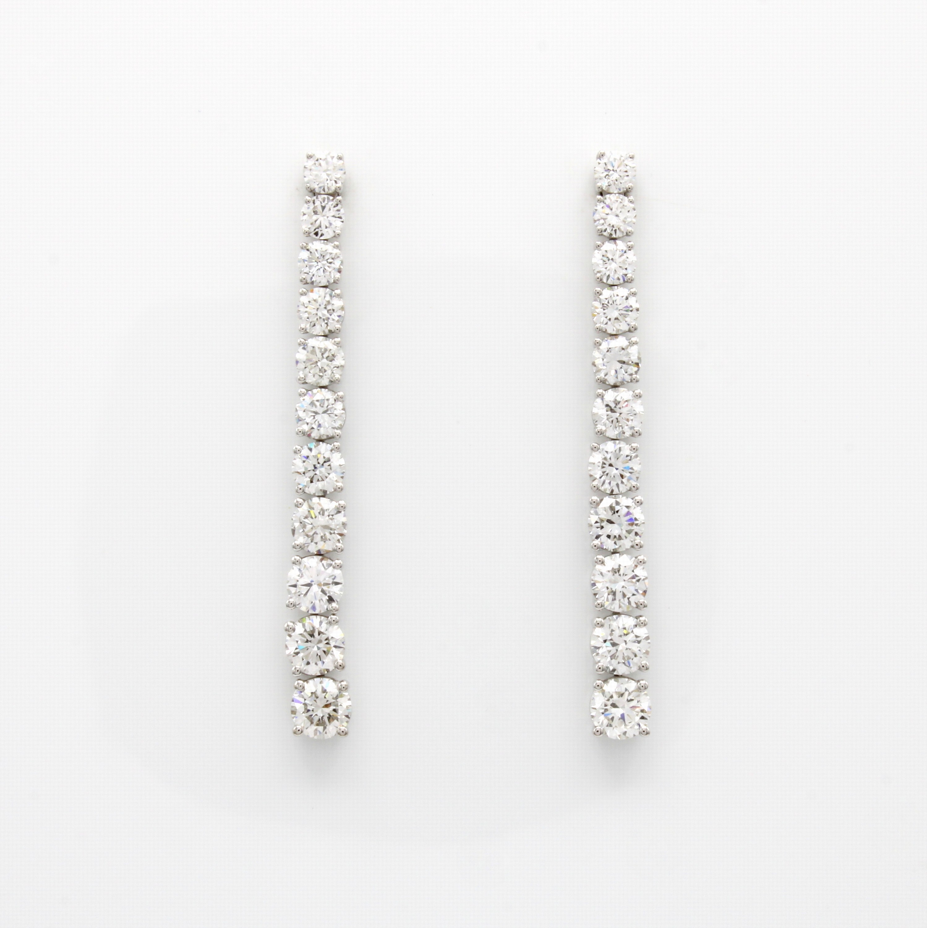 Image 27020559 - Paar Ohrstecker mit Brillanten, WG 750/000, Brill. im Verlauf gef. zus. ca. 3.90 ct ...