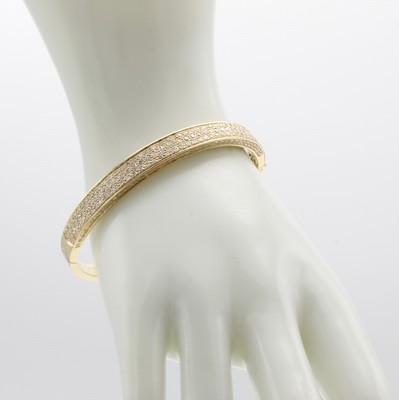 27020532a - Armreif mit Brillanten, GG 750/000, Brill. z.T. auch seitl. bes. zus. ca. 3.29 ct feines ...