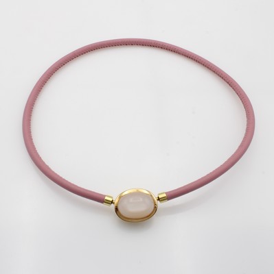 27020533a - Wechselschließe mit Mondstein an Lederkette, GG 750/000, Mondsteincabochon, rosafarb. ...